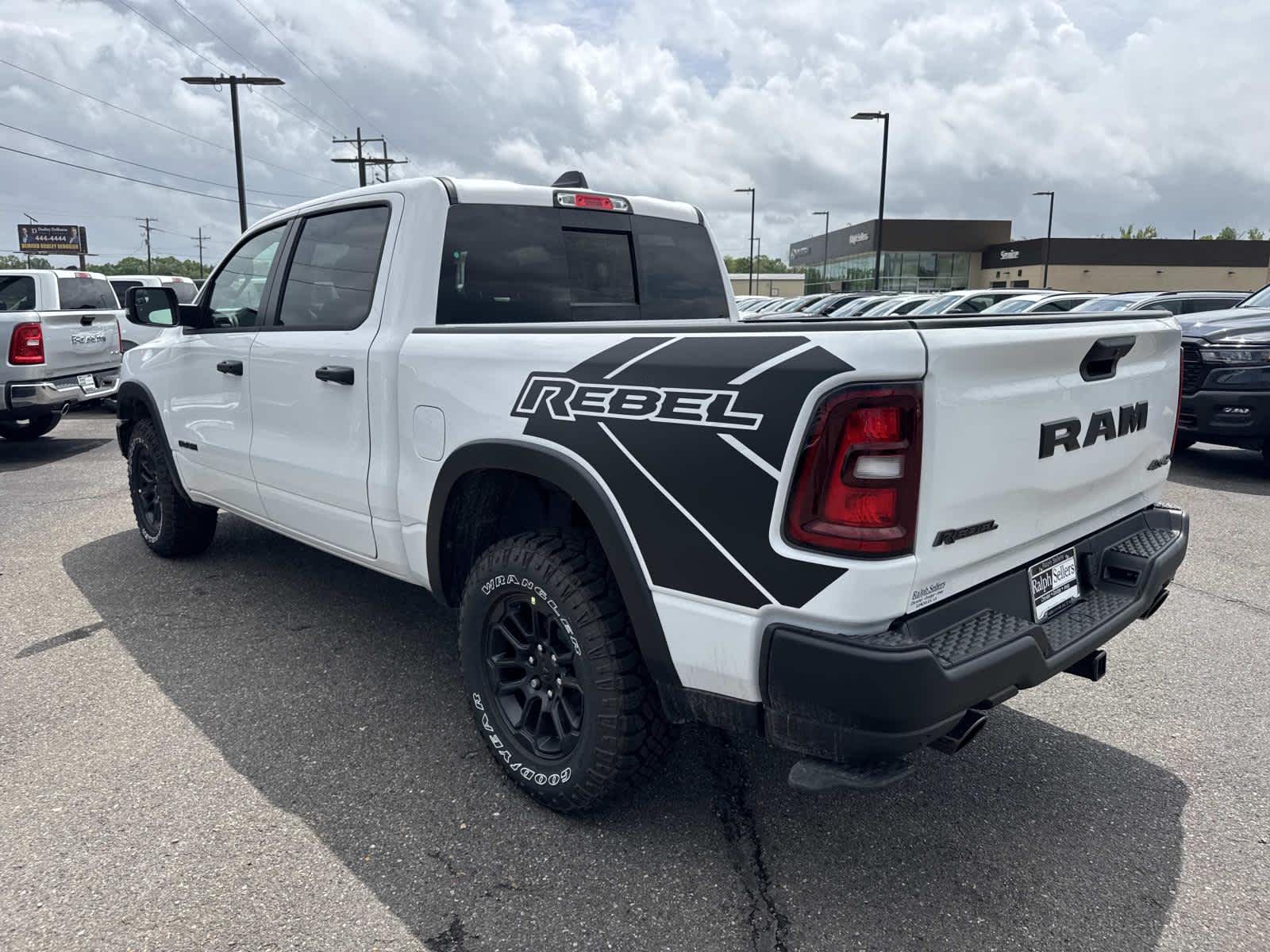 View vehicle photo 4