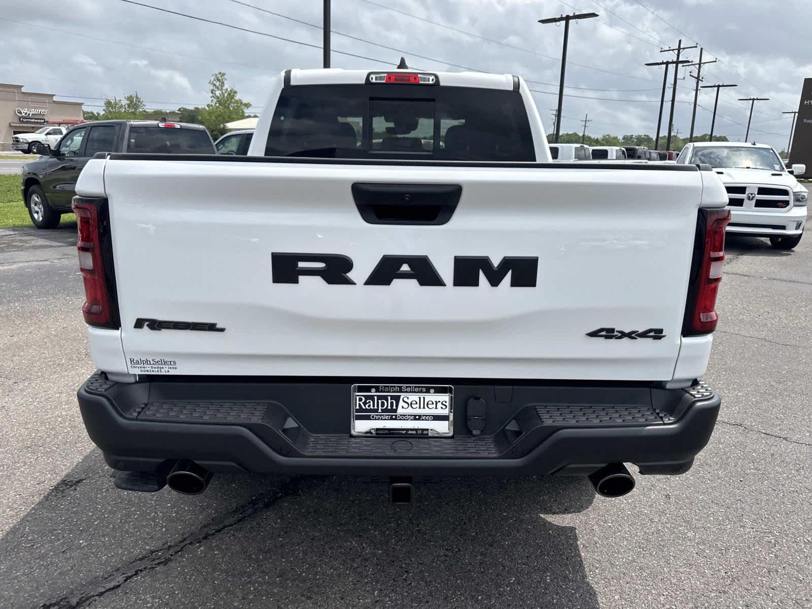 View vehicle photo 5