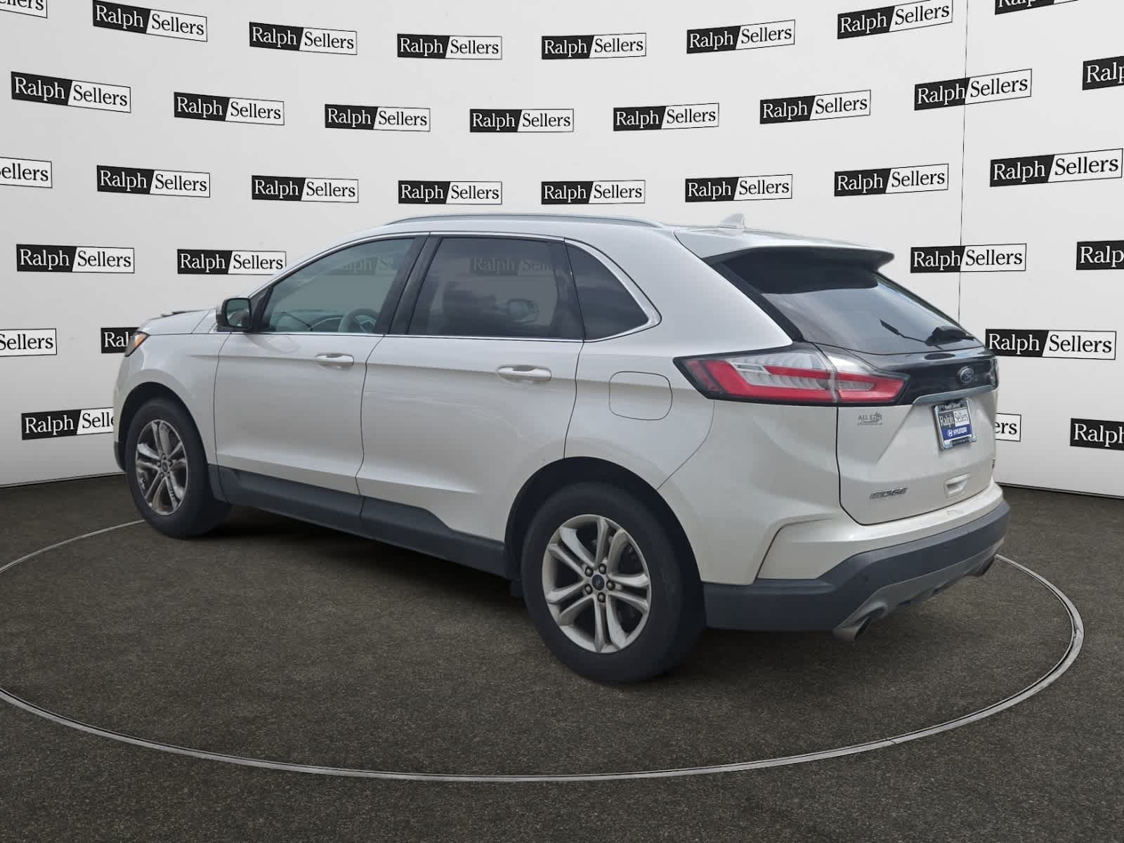 View vehicle photo 4