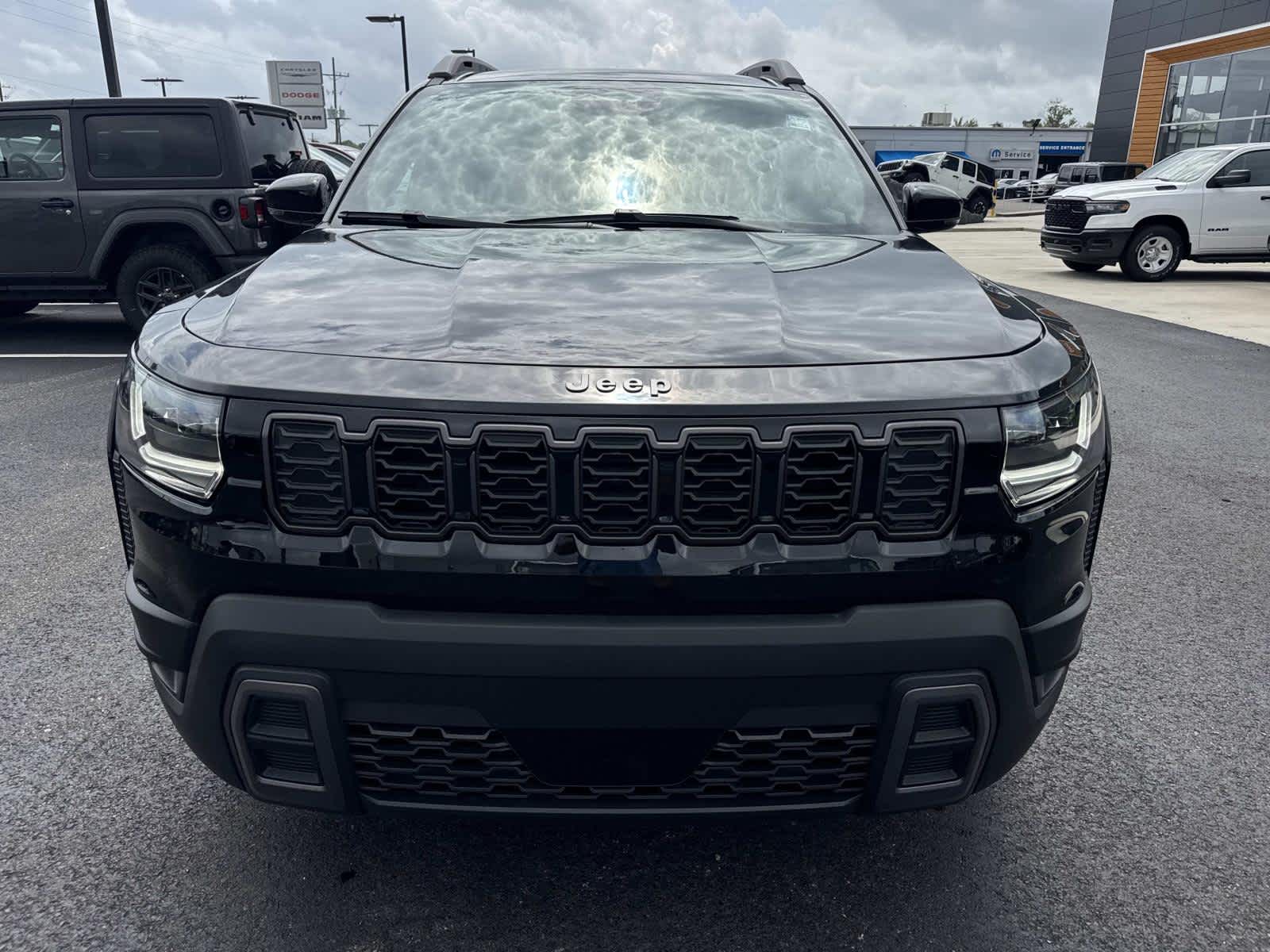 View vehicle photo 2