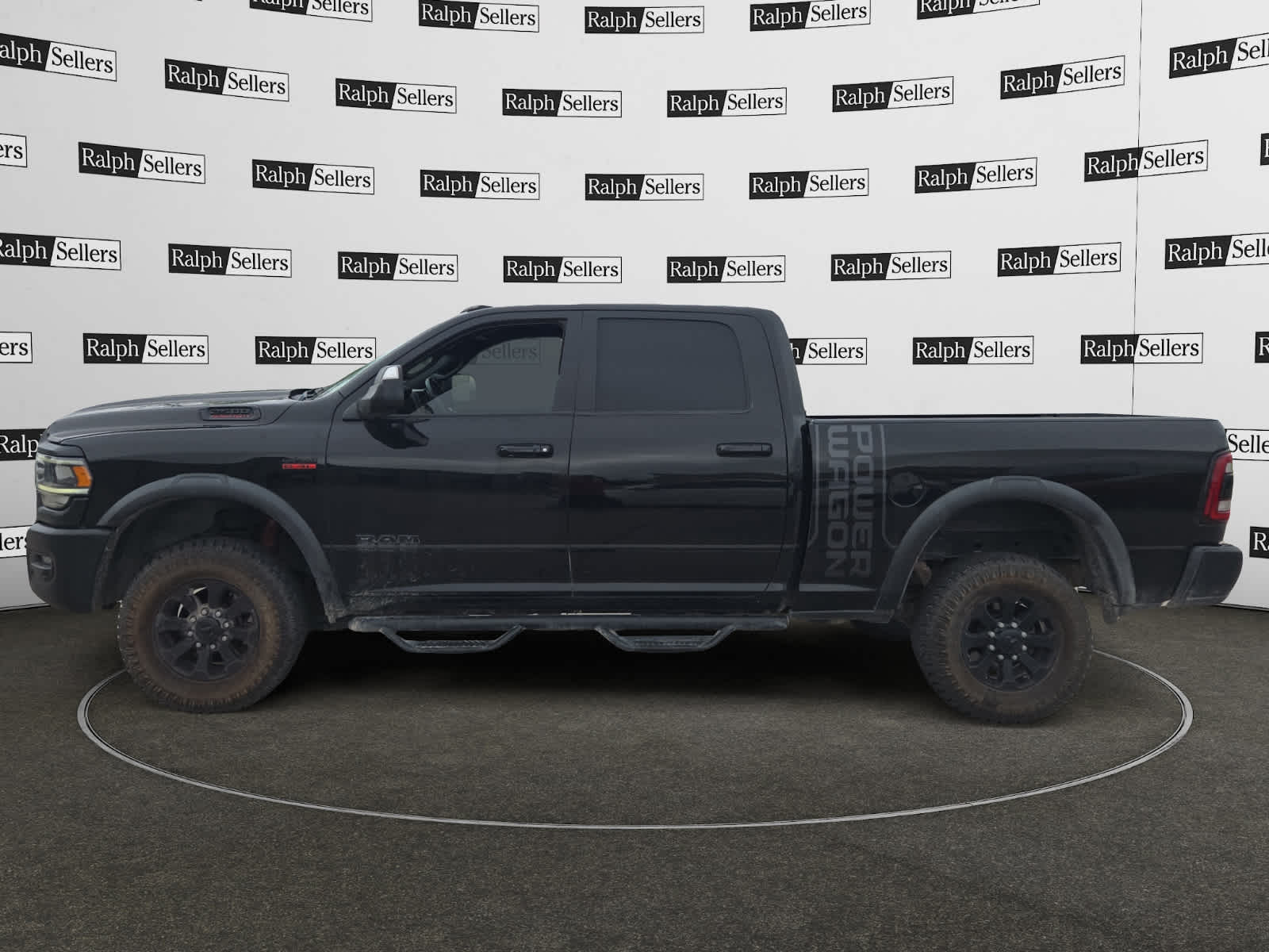 View vehicle photo 3