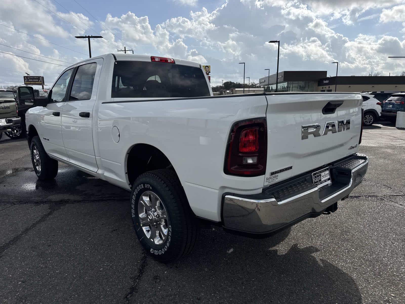 View vehicle photo 4