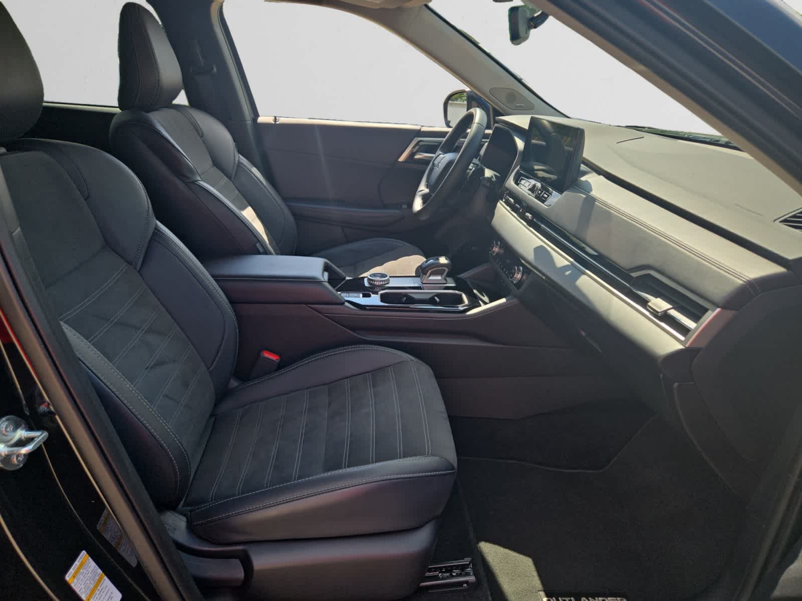 2025 Mitsubishi Outlander #15