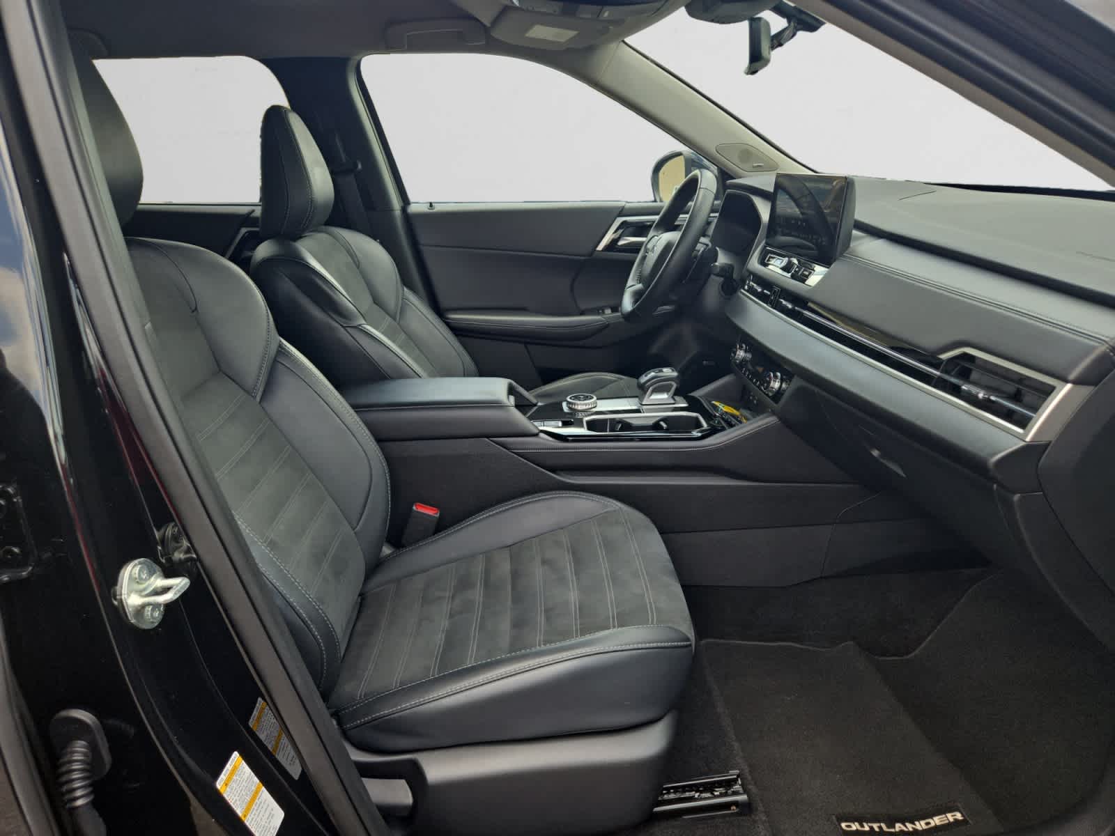 2025 Mitsubishi Outlander #15