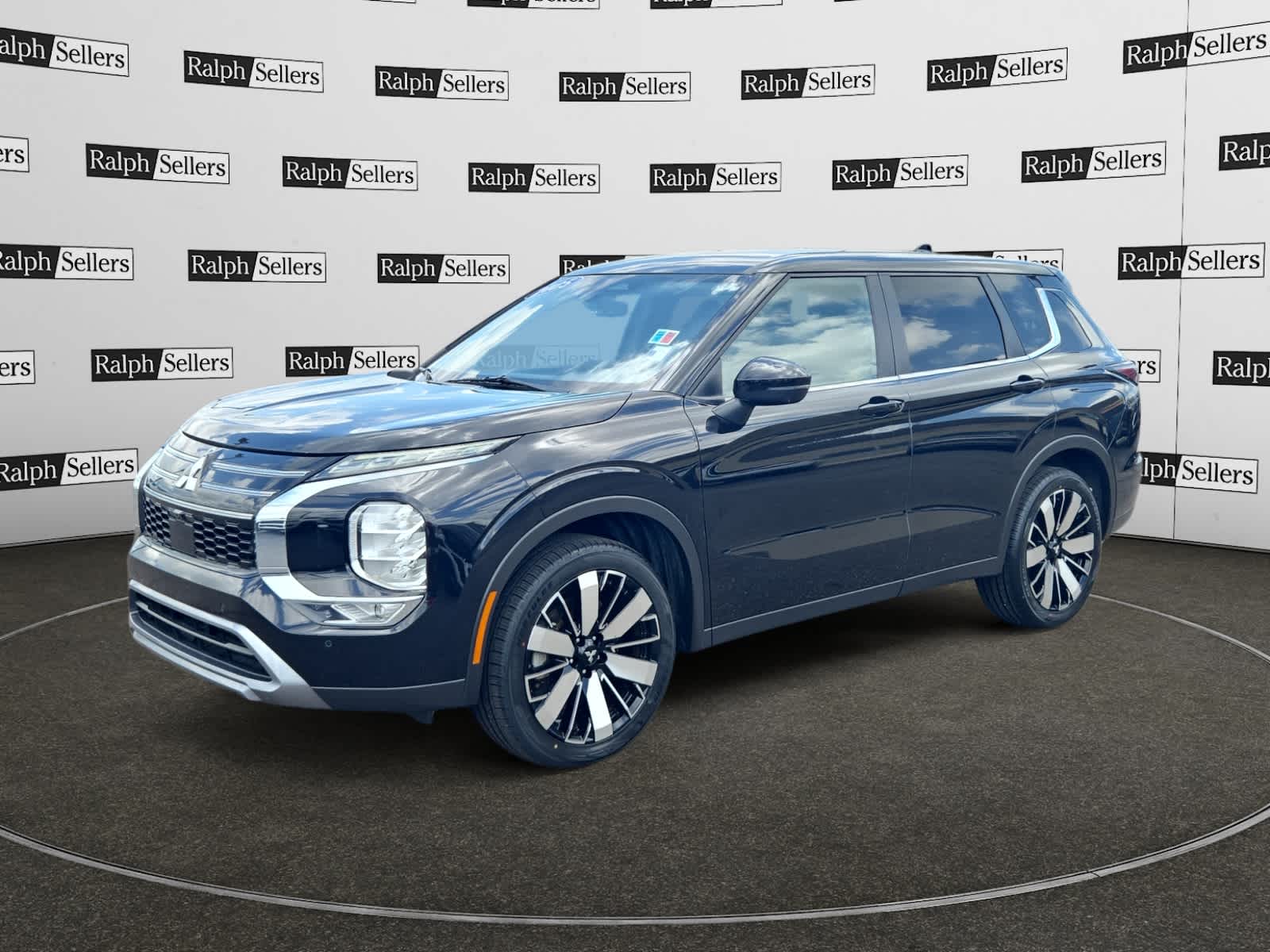 2025 Mitsubishi Outlander #2