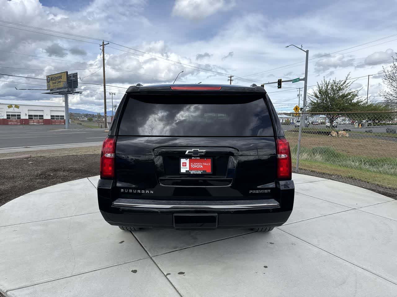 View vehicle photo 4