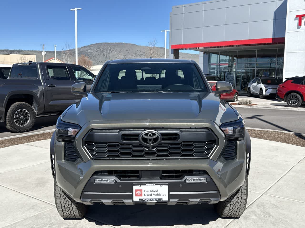 View vehicle photo 3