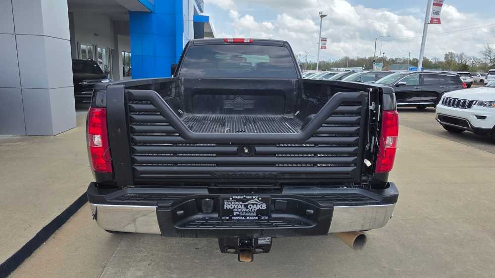 View vehicle photo 4