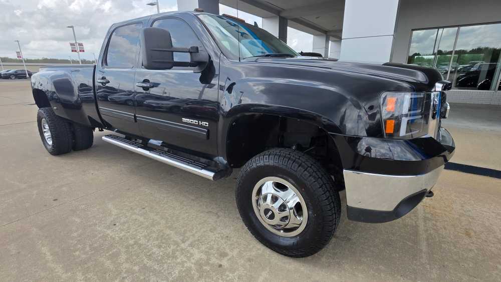 View vehicle photo 7