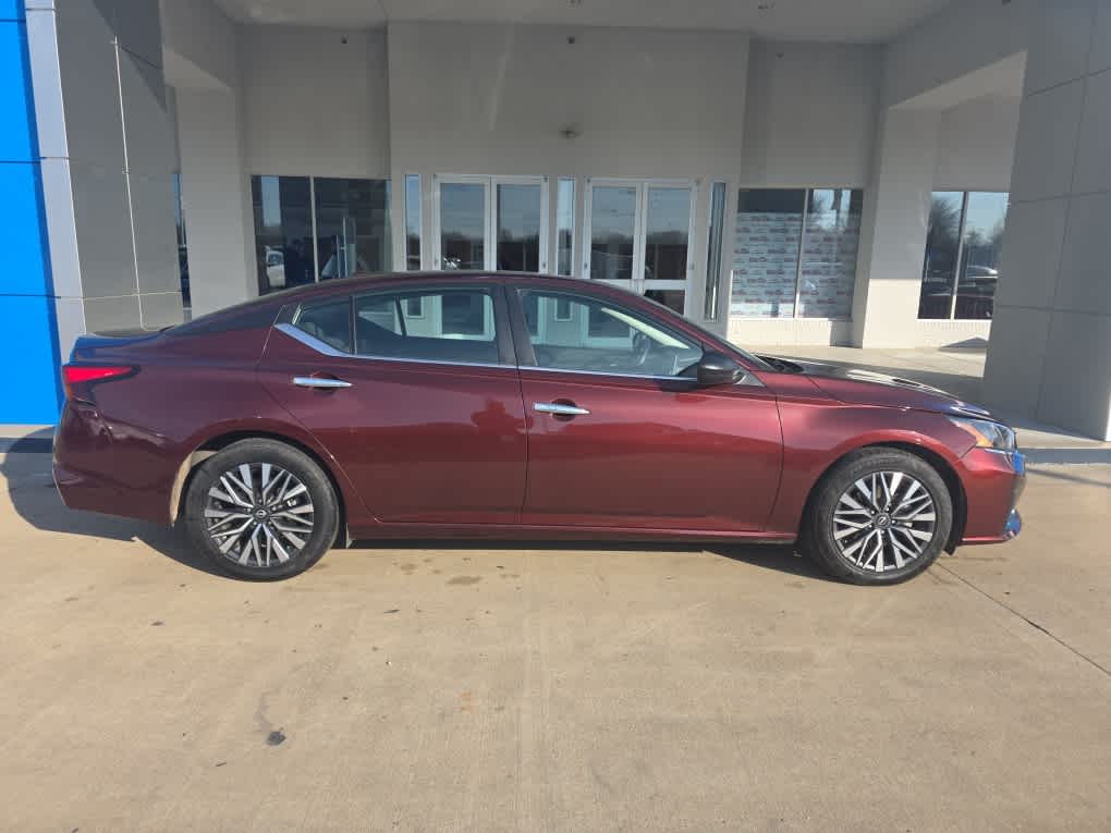 2024 Nissan Altima 2.5 SV FWD