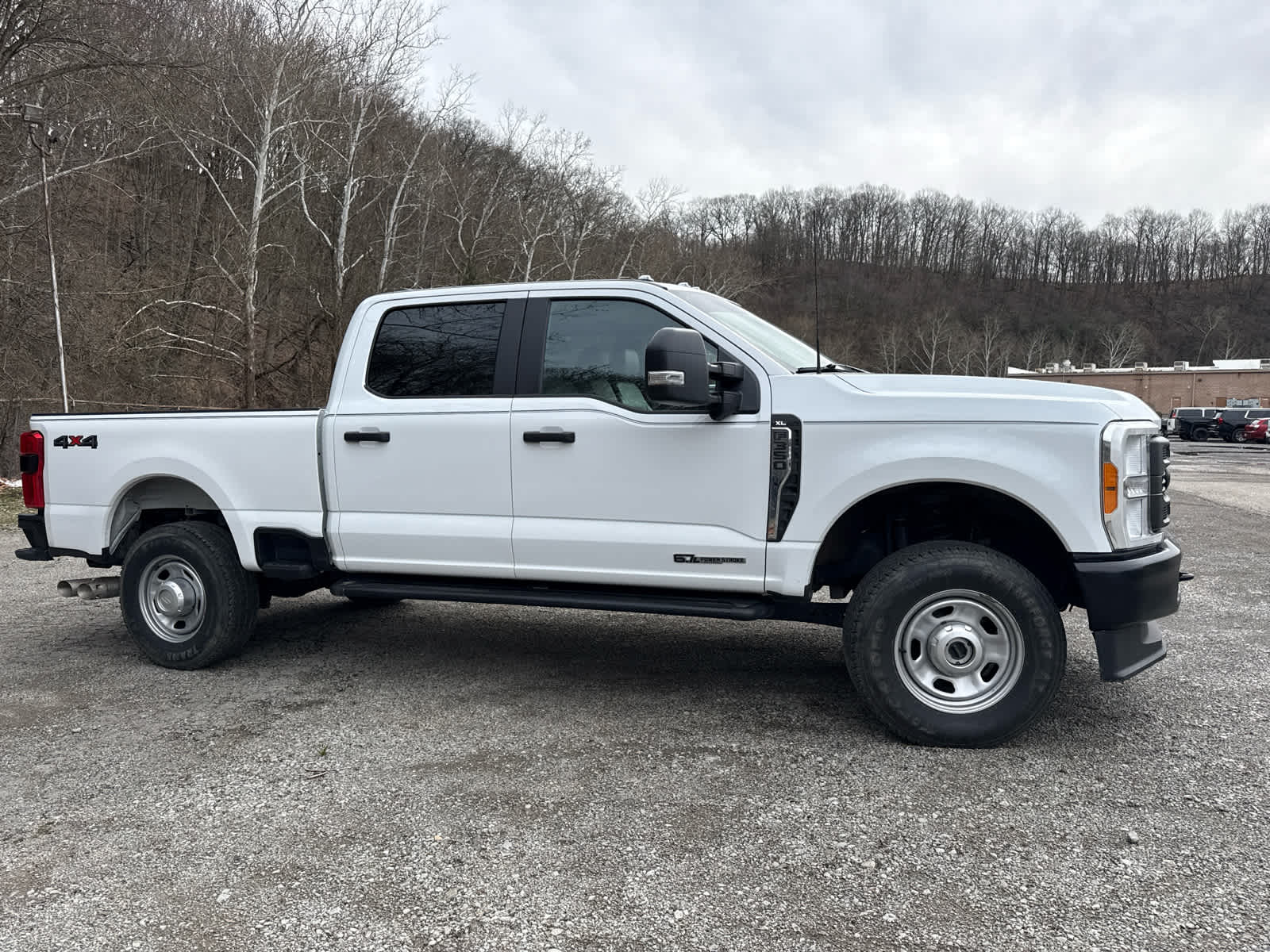 2023 Ford Super Duty F-350 SRW Pickup XL - 11