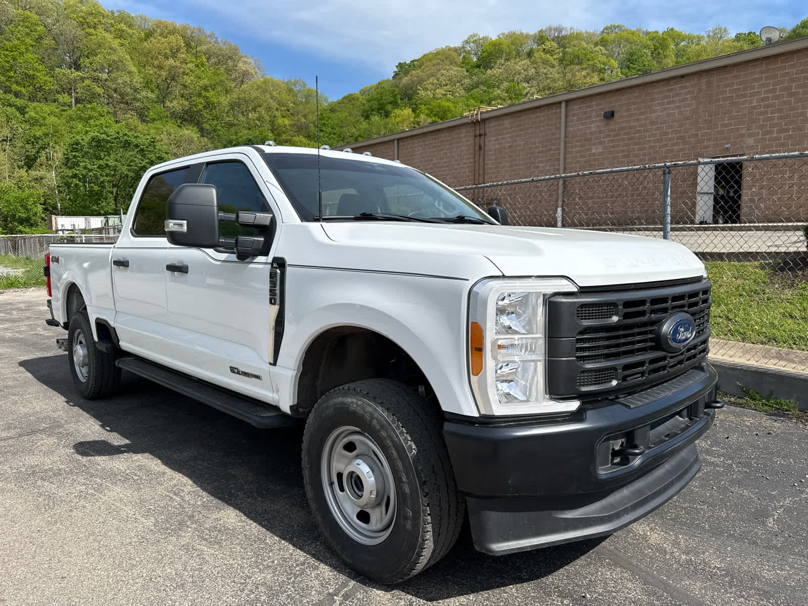 2023 Ford Super Duty F-350 SRW Pickup XL - 10