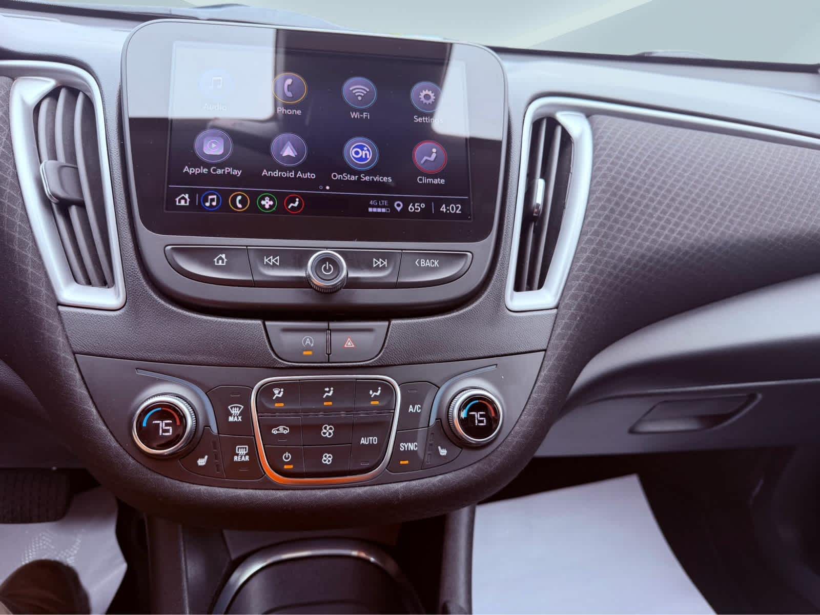 2024 Chevrolet Malibu photo 15 of 16