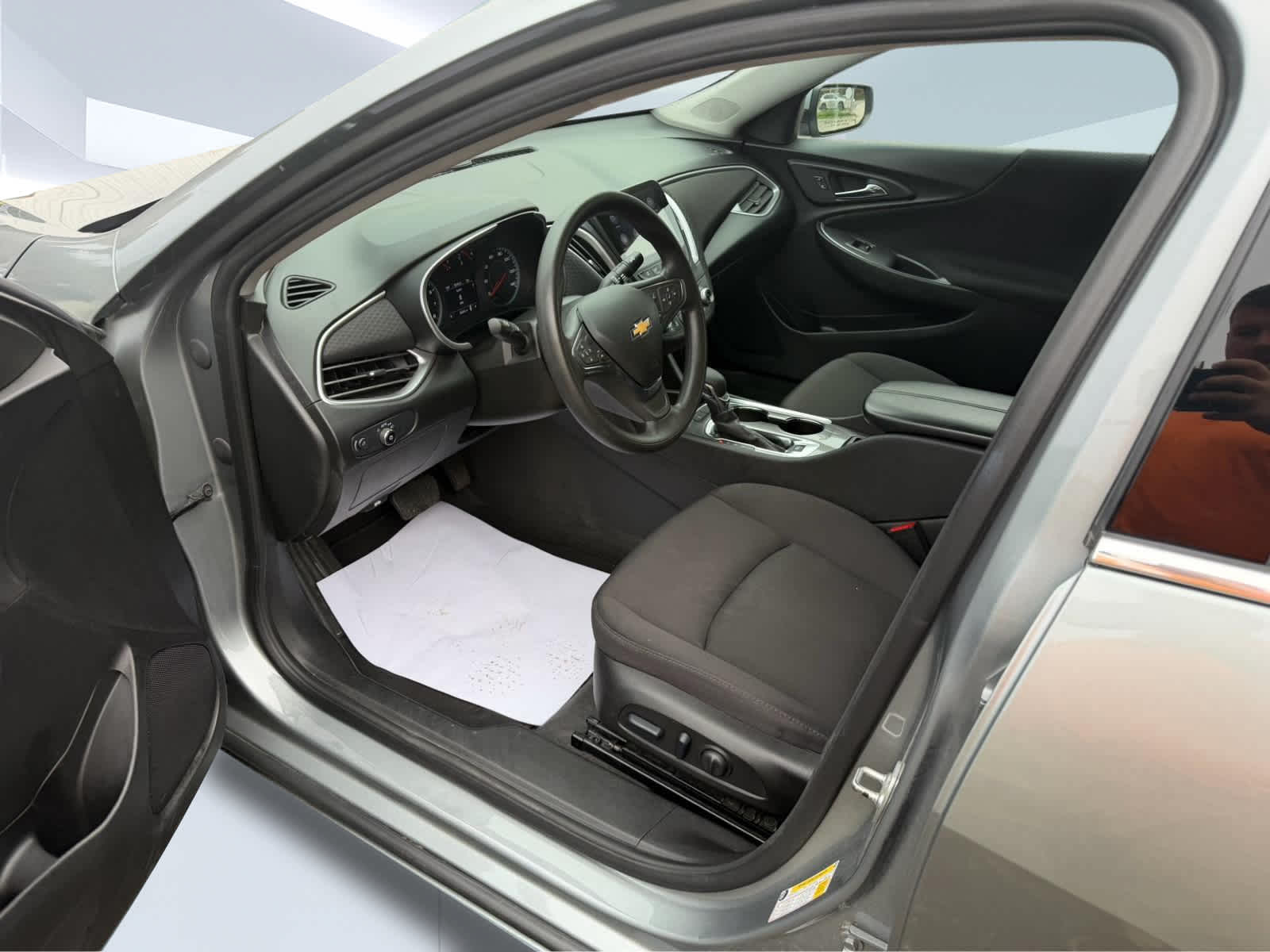 2024 Chevrolet Malibu photo 10 of 16
