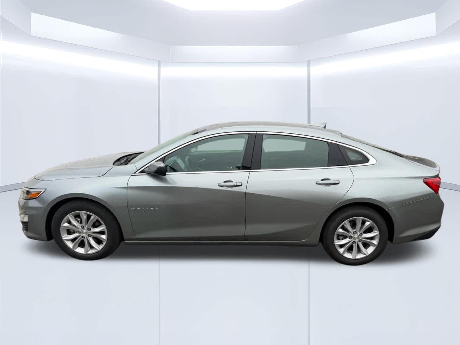 2024 Chevrolet Malibu photo 4 of 16
