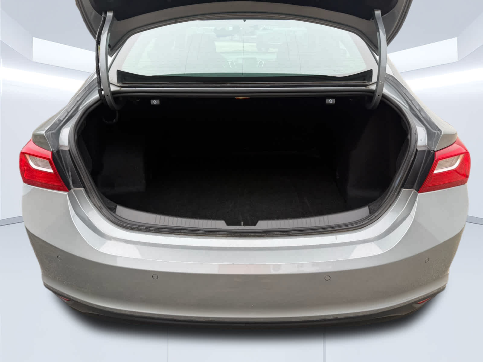 2024 Chevrolet Malibu photo 8 of 16