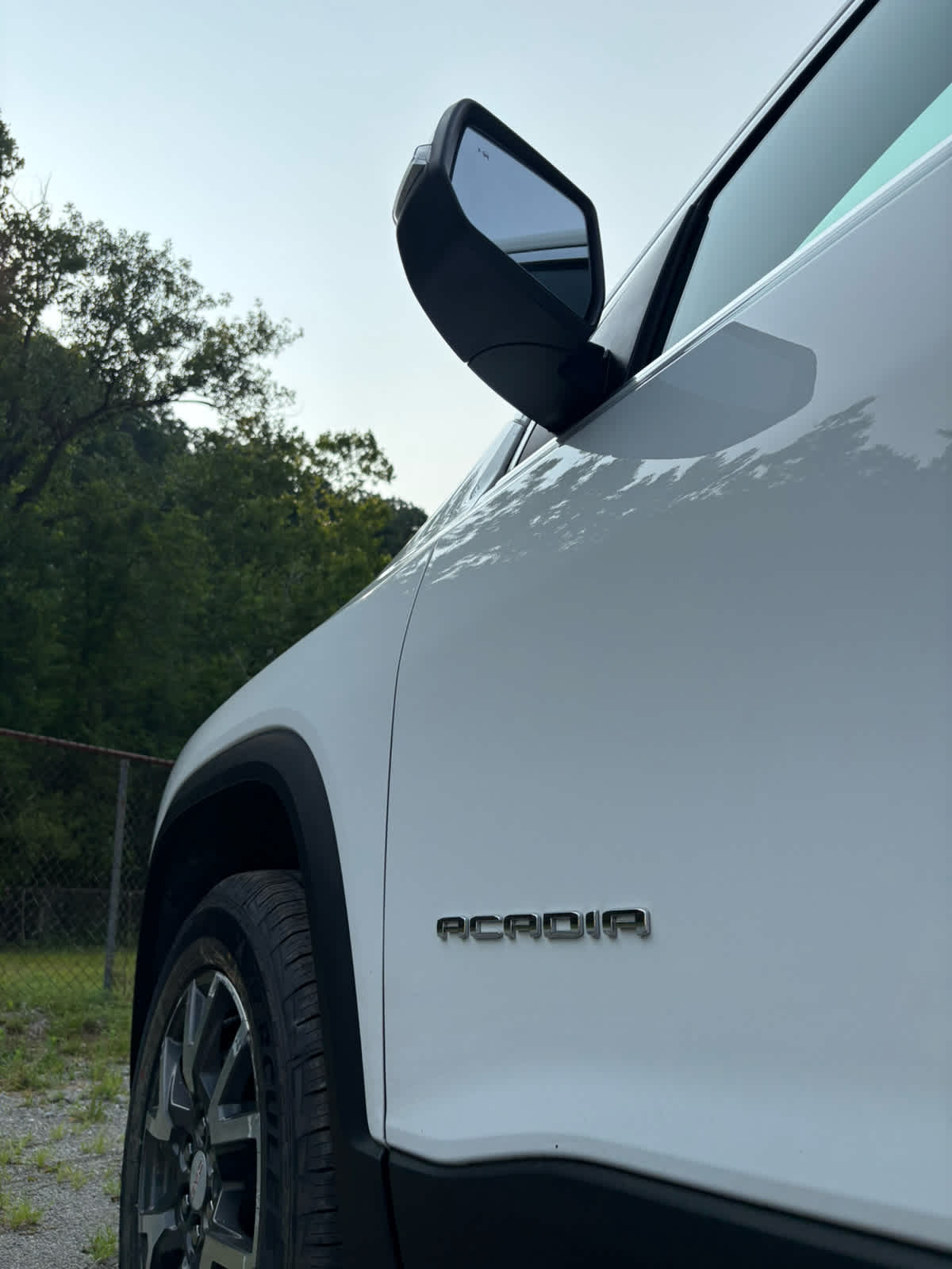 2023 GMC Acadia SLE Summit White at Bud's Auto Sales