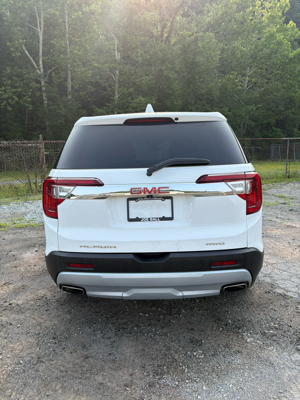 2023 GMC Acadia SLE Summit White at Bud's Auto Sales