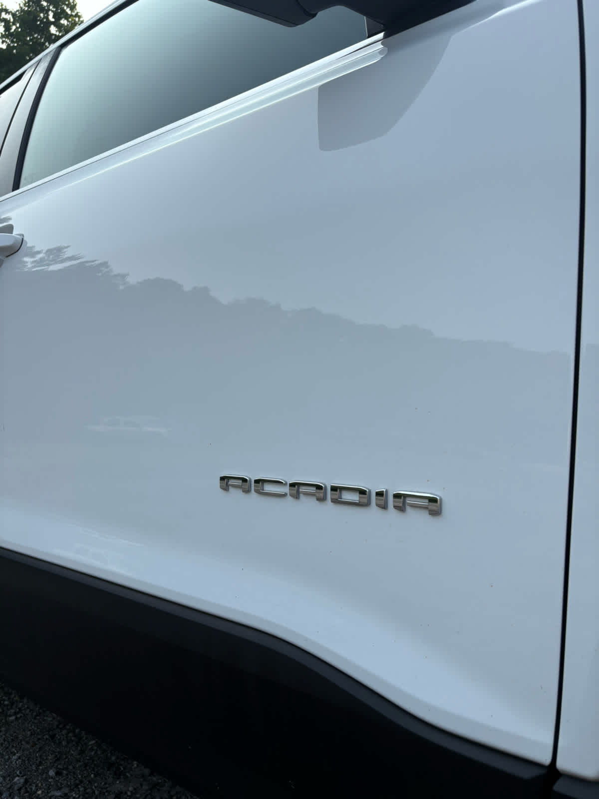 2023 GMC Acadia SLE Summit White at Bud's Auto Sales