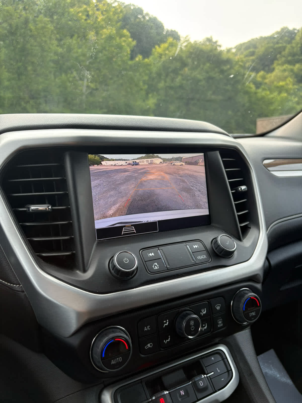 2023 GMC Acadia SLE Summit White at Bud's Auto Sales
