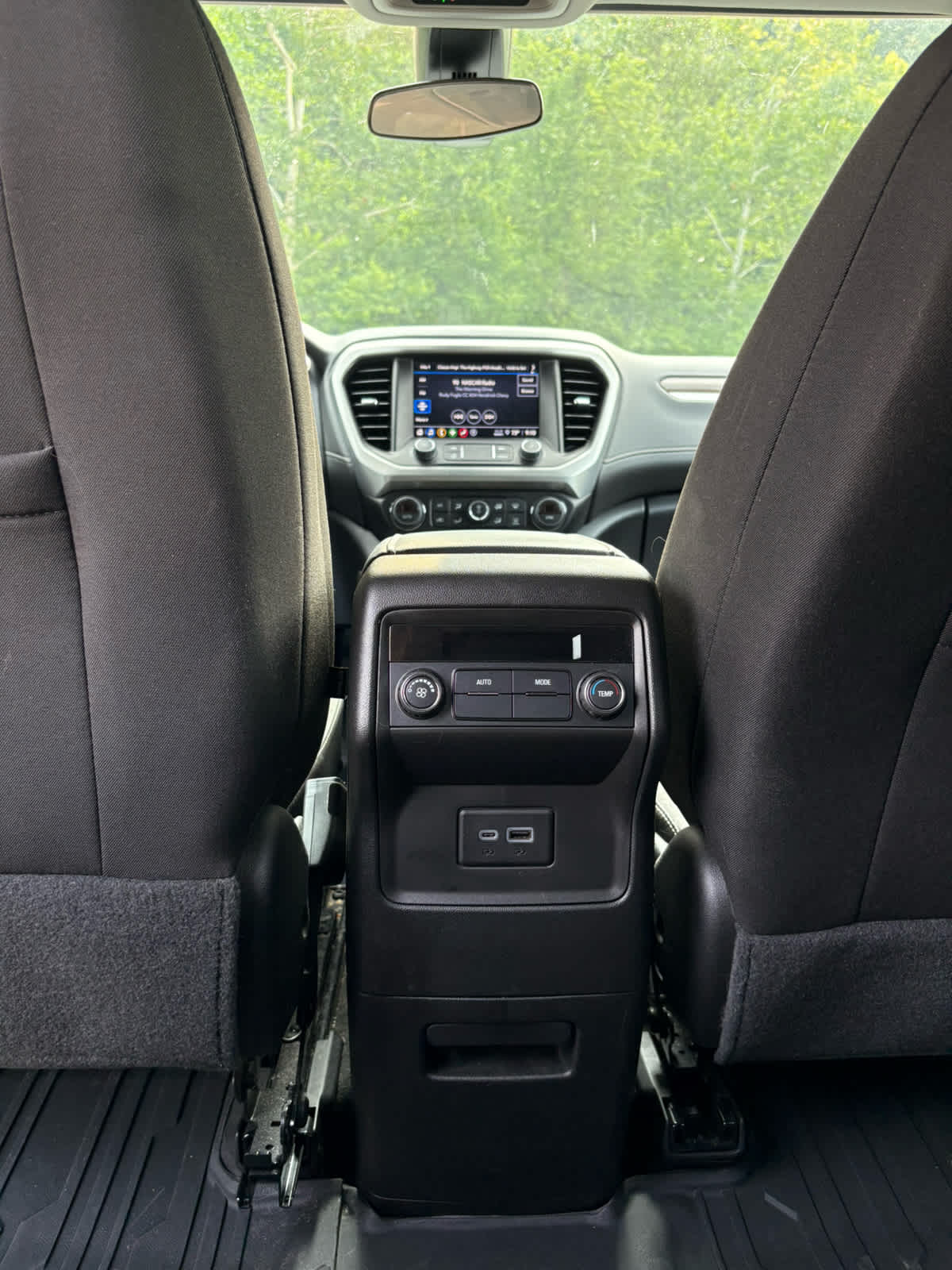 2023 GMC Acadia SLE Summit White at Bud's Auto Sales