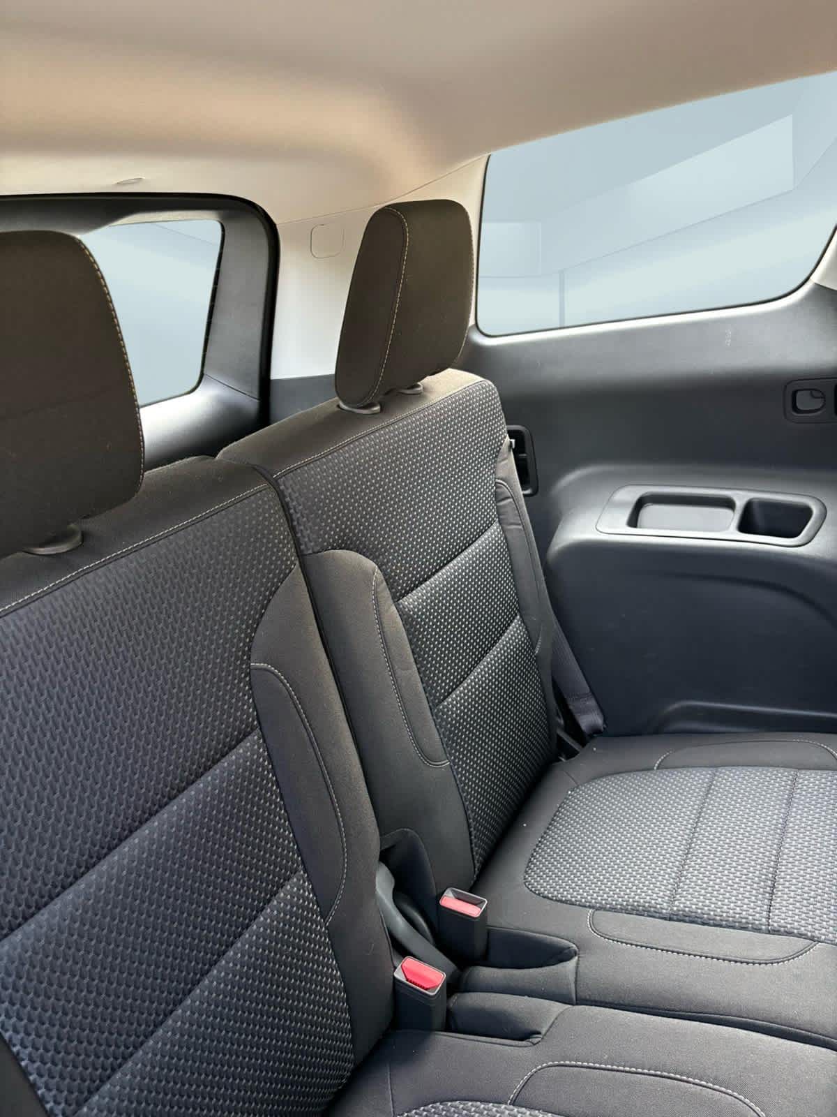 2023 GMC Acadia SLE Summit White at Humes CDJR