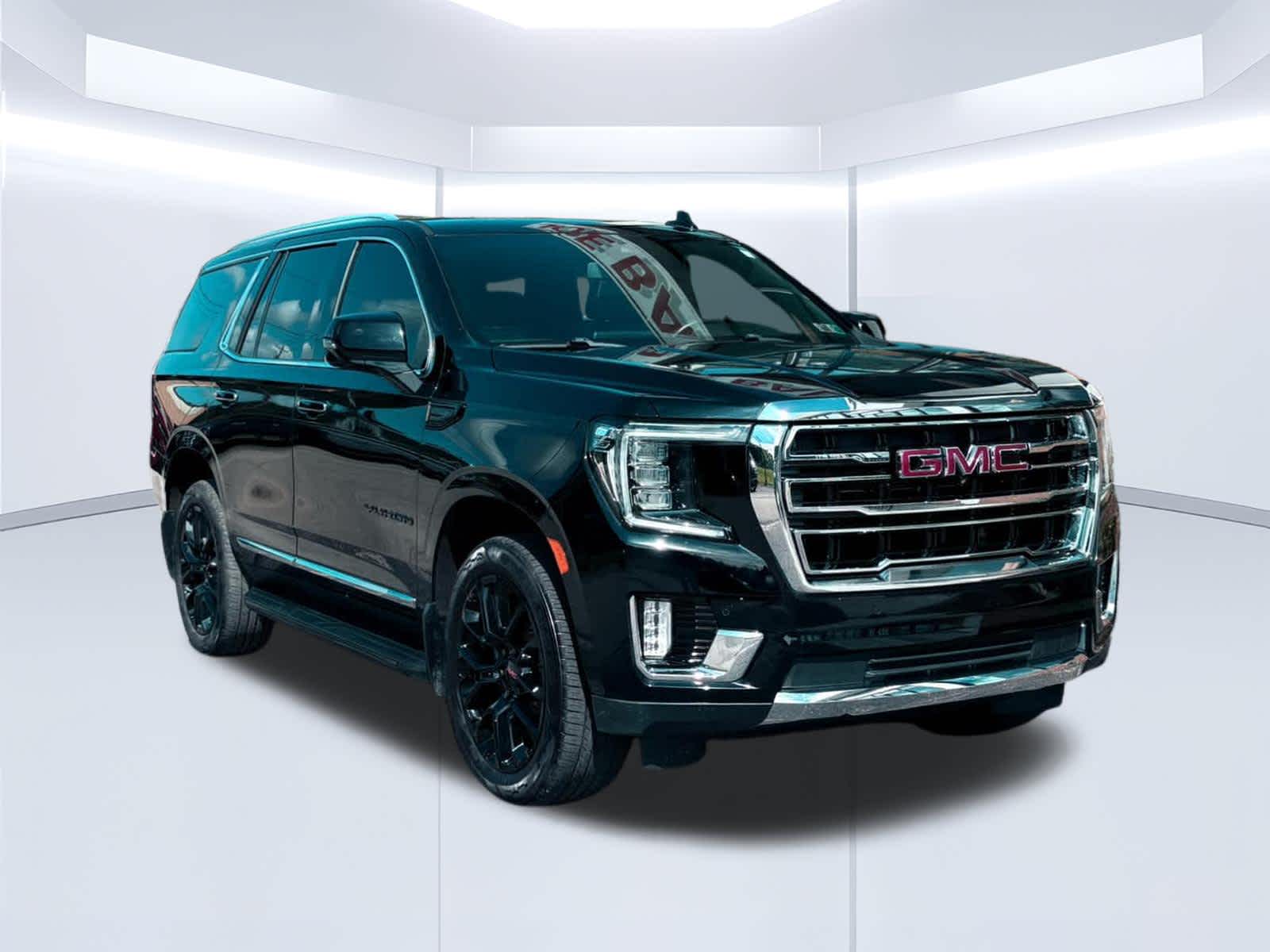 2023 GMC Yukon photo 2 of 22