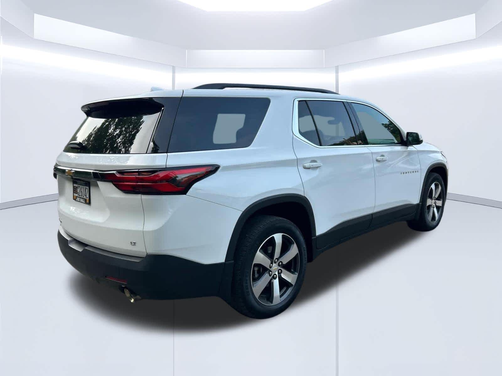 2023 Chevrolet Traverse LT Leather - 2