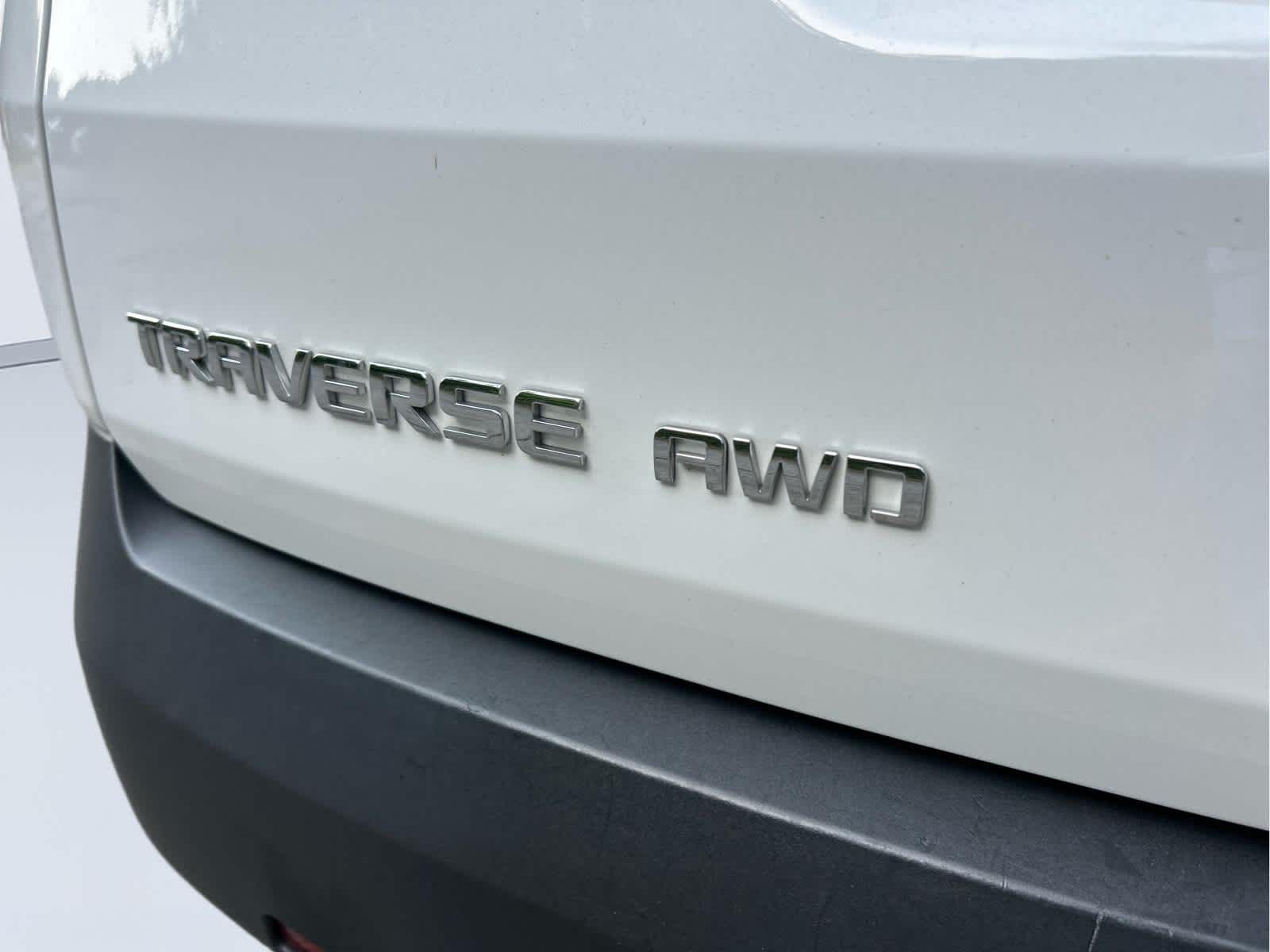 2023 Chevrolet Traverse LT Leather - 6
