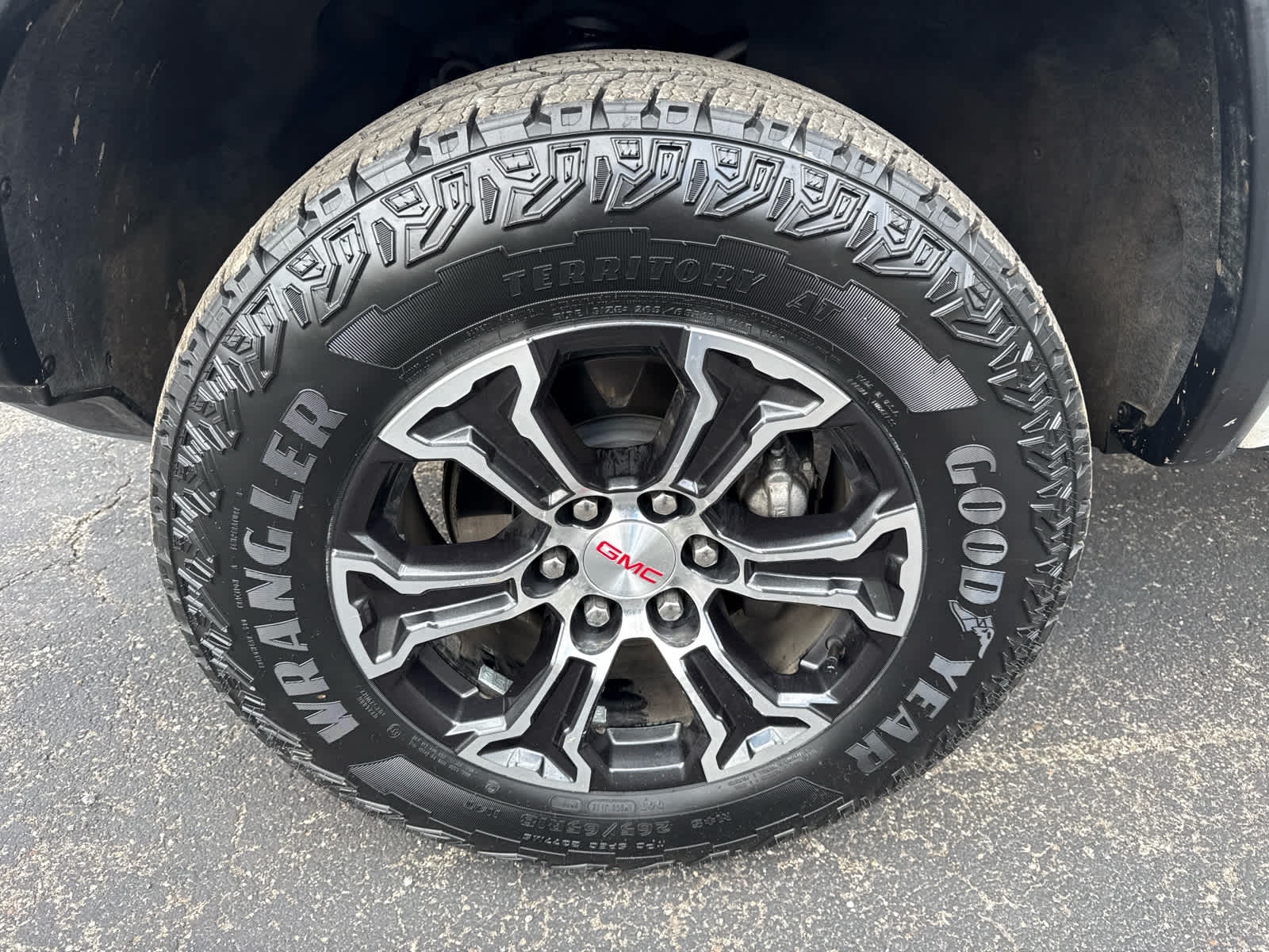 2024 GMC Canyon 4WD AT4 - 2