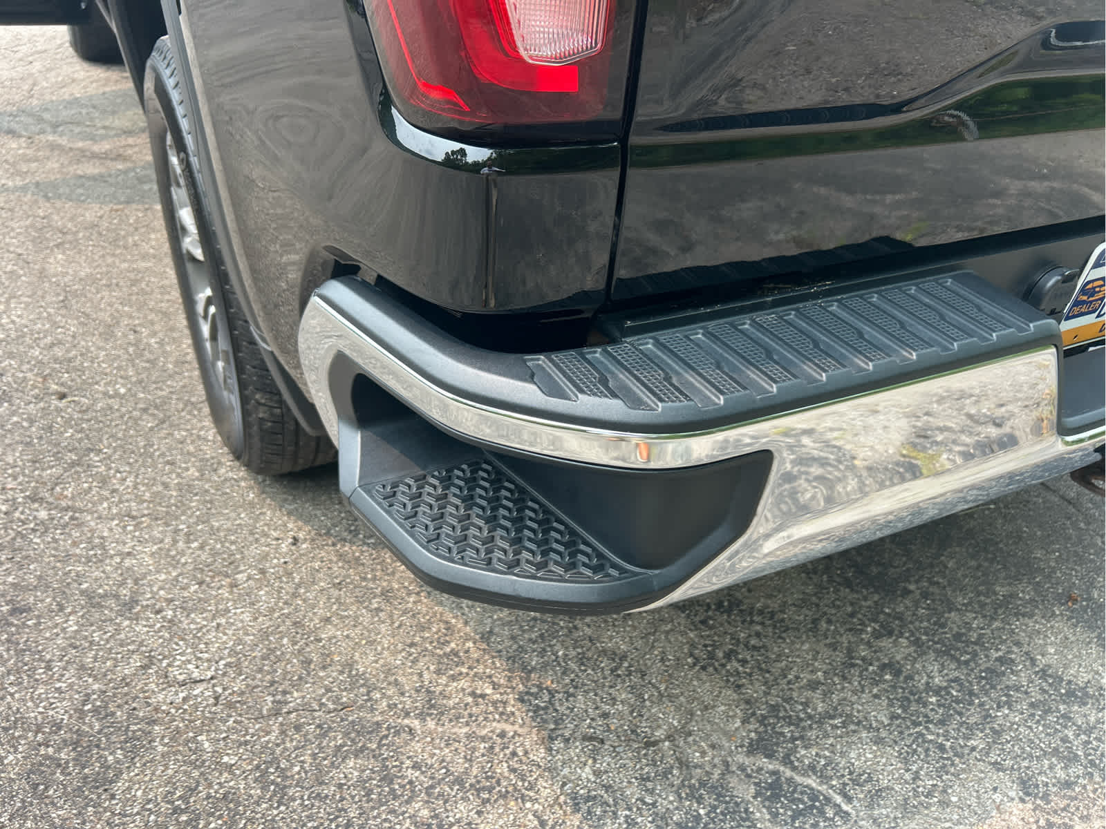 2019 GMC Sierra 1500 SLE Onyx Black at Joe Ball GMC