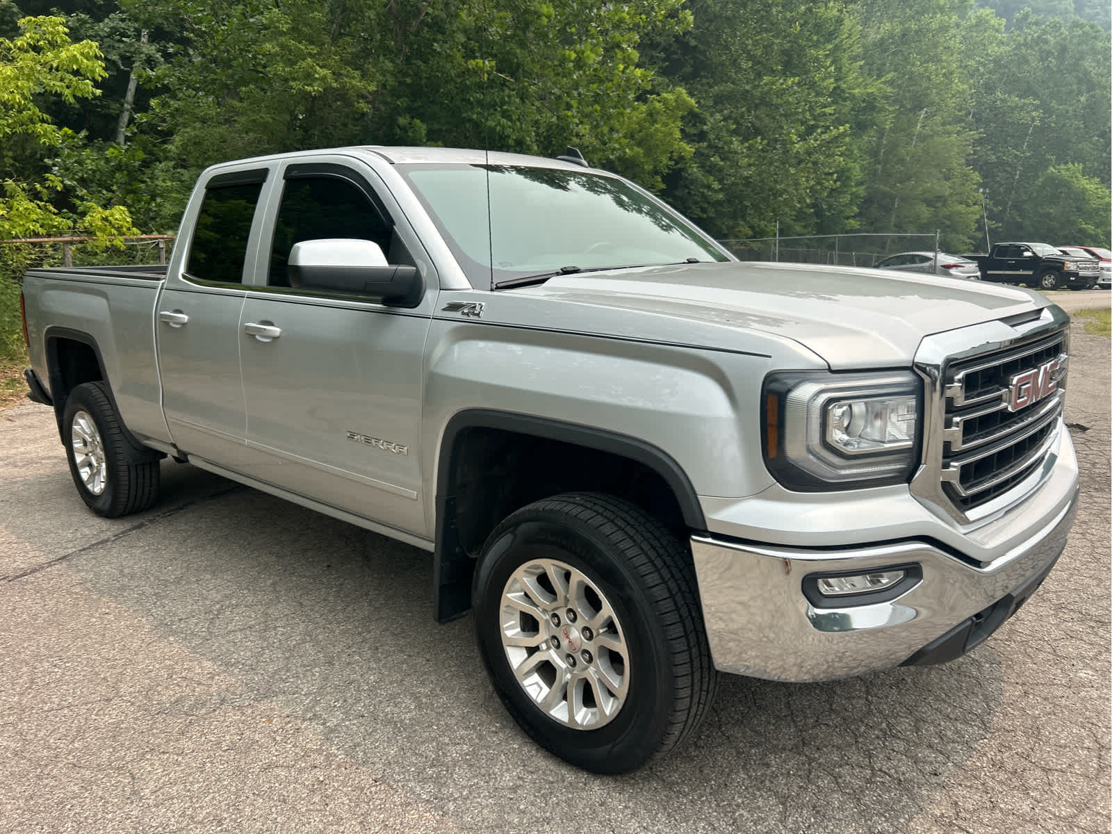 2018 GMC Sierra 1500 SLE - 2