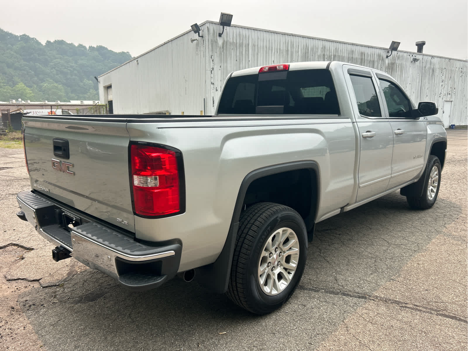 2018 GMC Sierra 1500 SLE - 3
