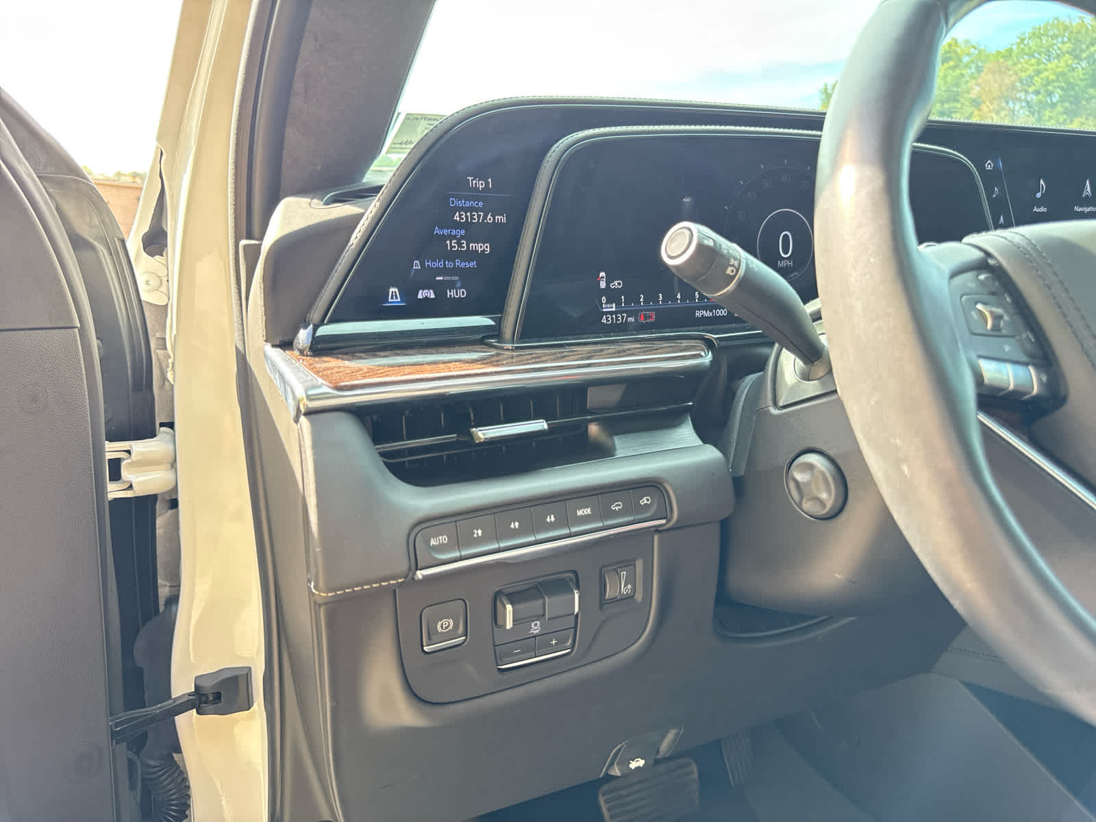 2023 Cadillac Escalade 4WD Sport Platinum - 11