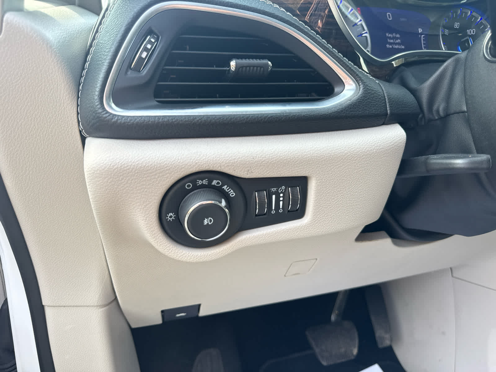 2024 Chrysler Pacifica Limited Bright White Clearcoat at Humes CDJR
