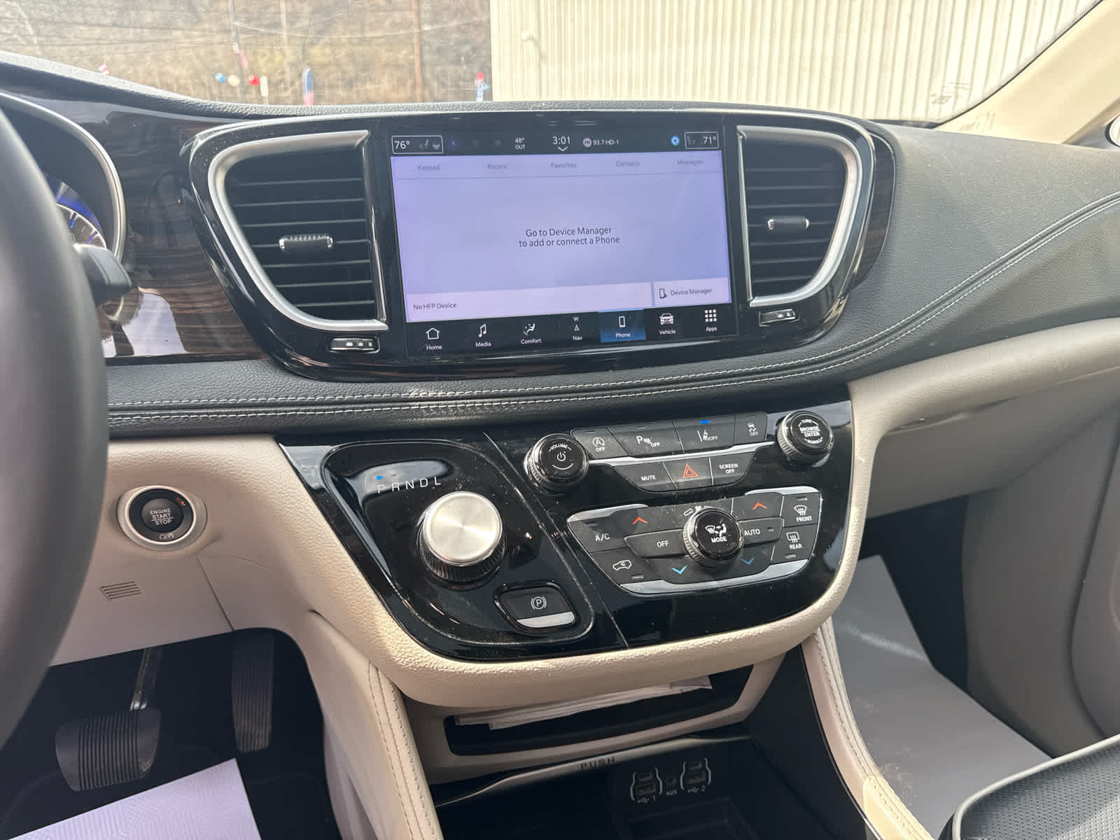 2024 Chrysler Pacifica Limited Bright White Clearcoat at Humes CDJR