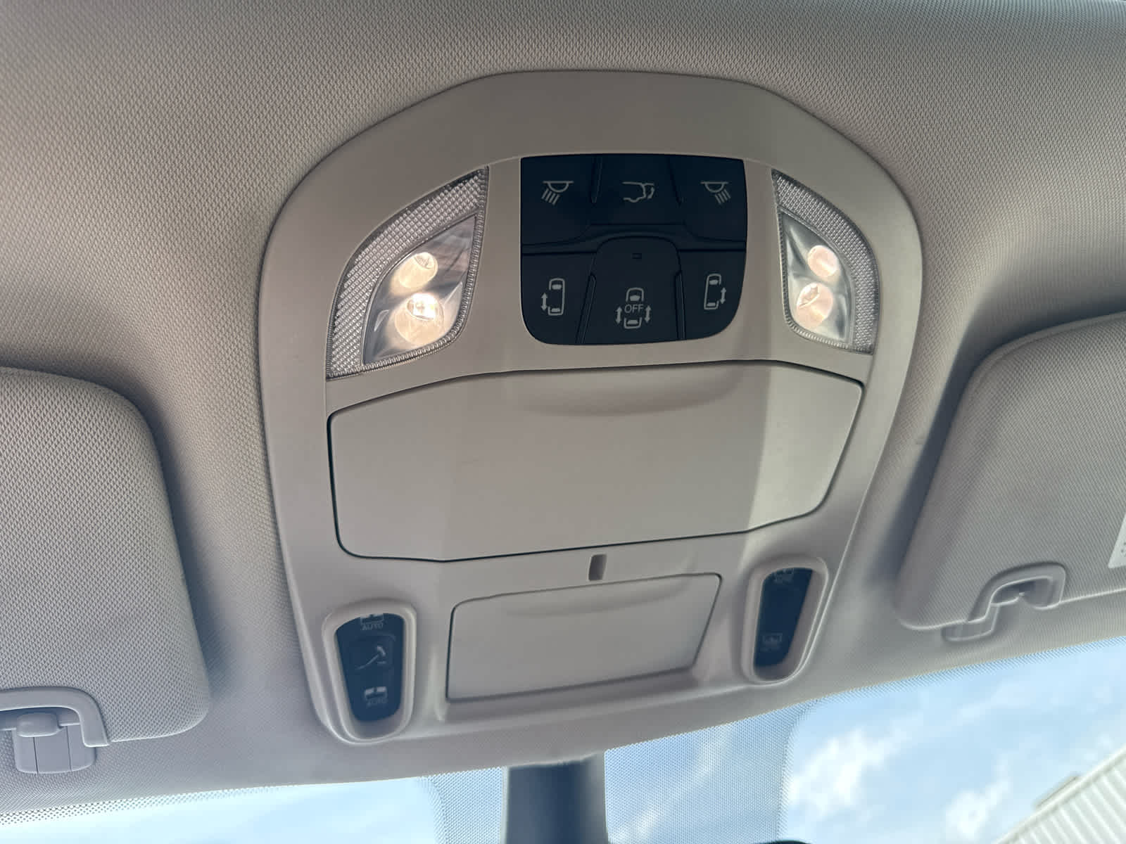 2024 Chrysler Pacifica Limited Bright White Clearcoat at Humes CDJR