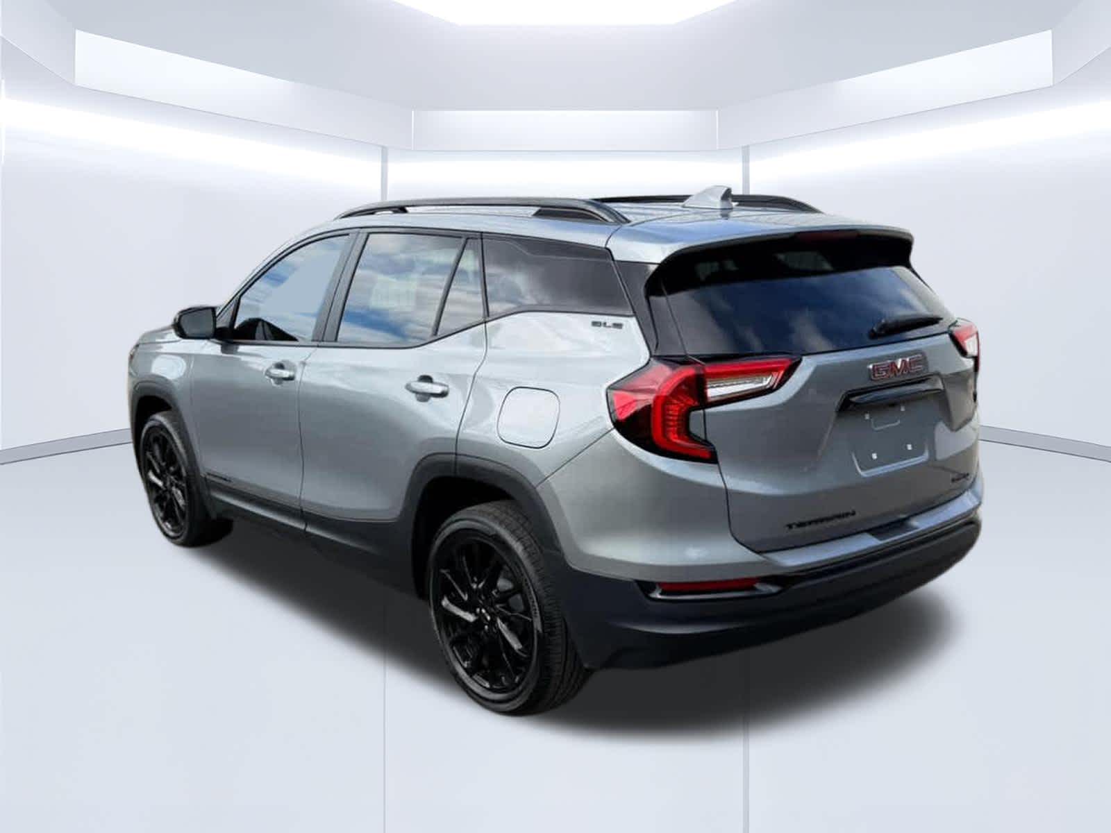 2024 GMC Terrain photo 7 of 20