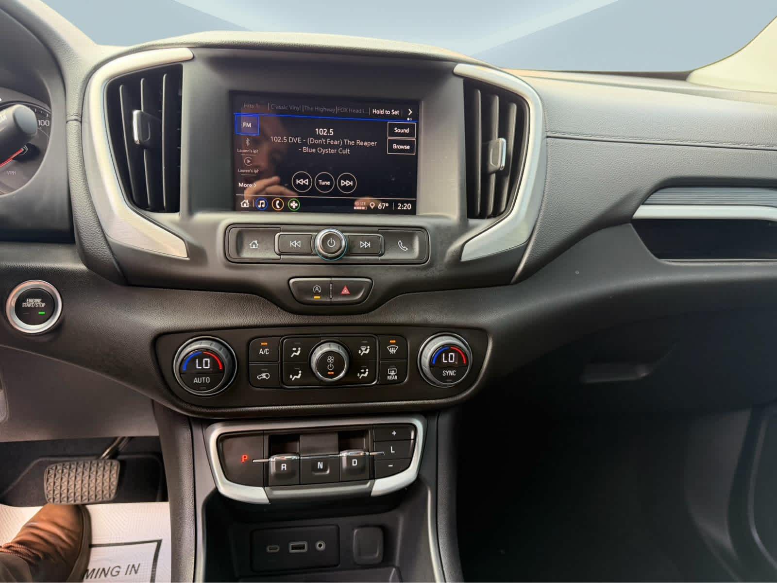 2024 GMC Terrain photo 17 of 20