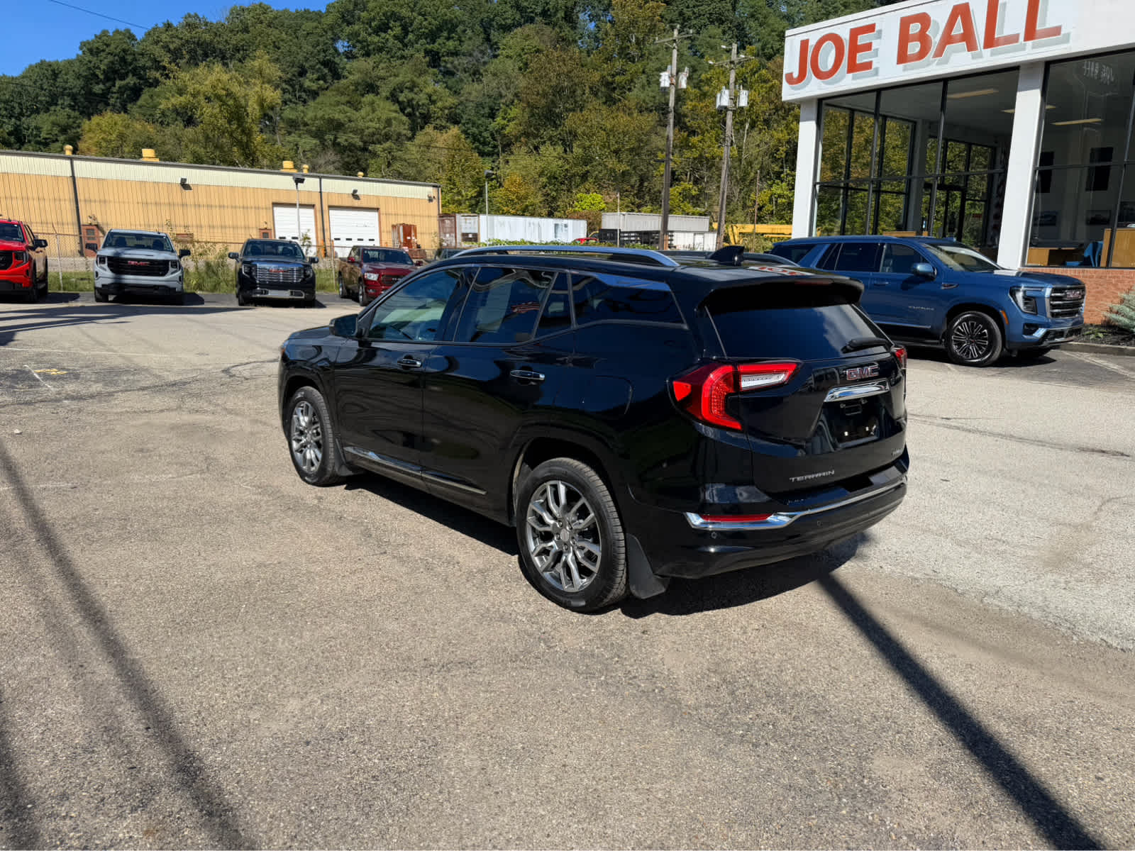 2024 GMC Terrain photo 4 of 22