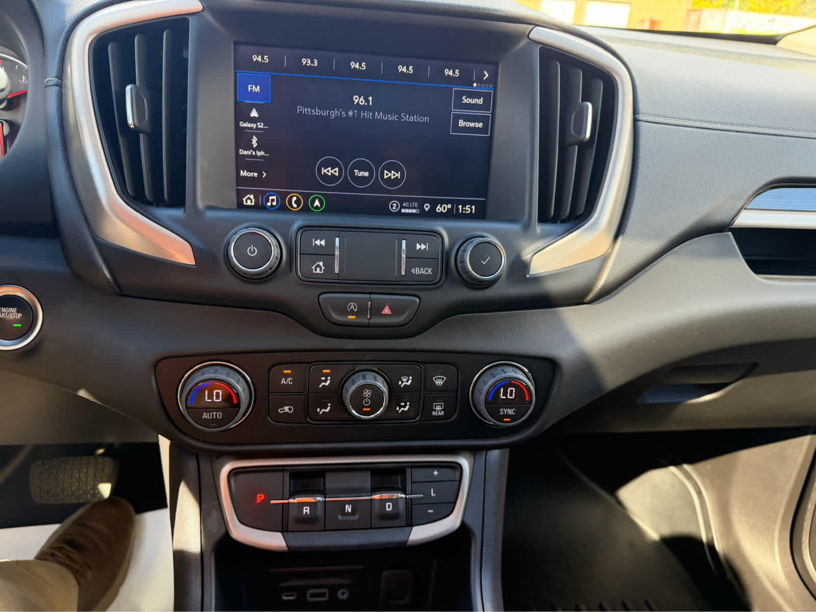 2024 GMC Terrain photo 14 of 22