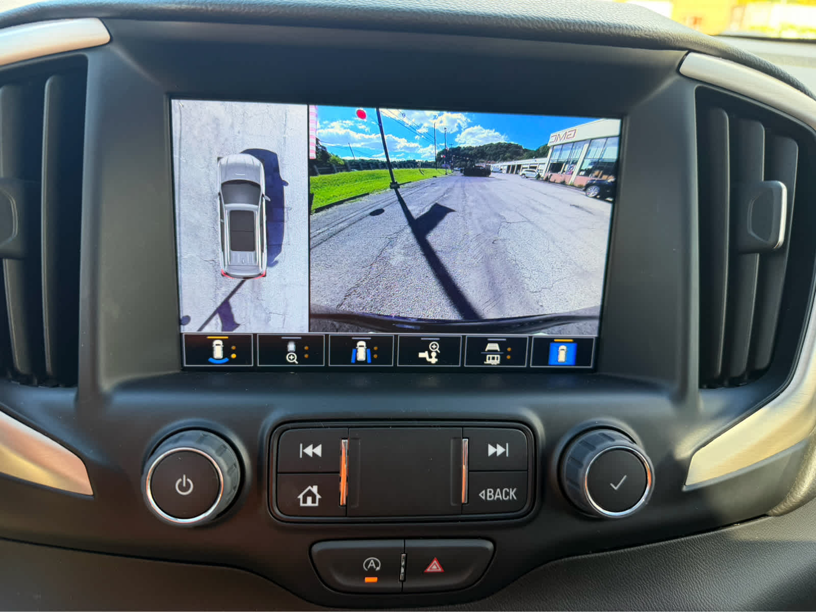 2024 GMC Terrain photo 16 of 22