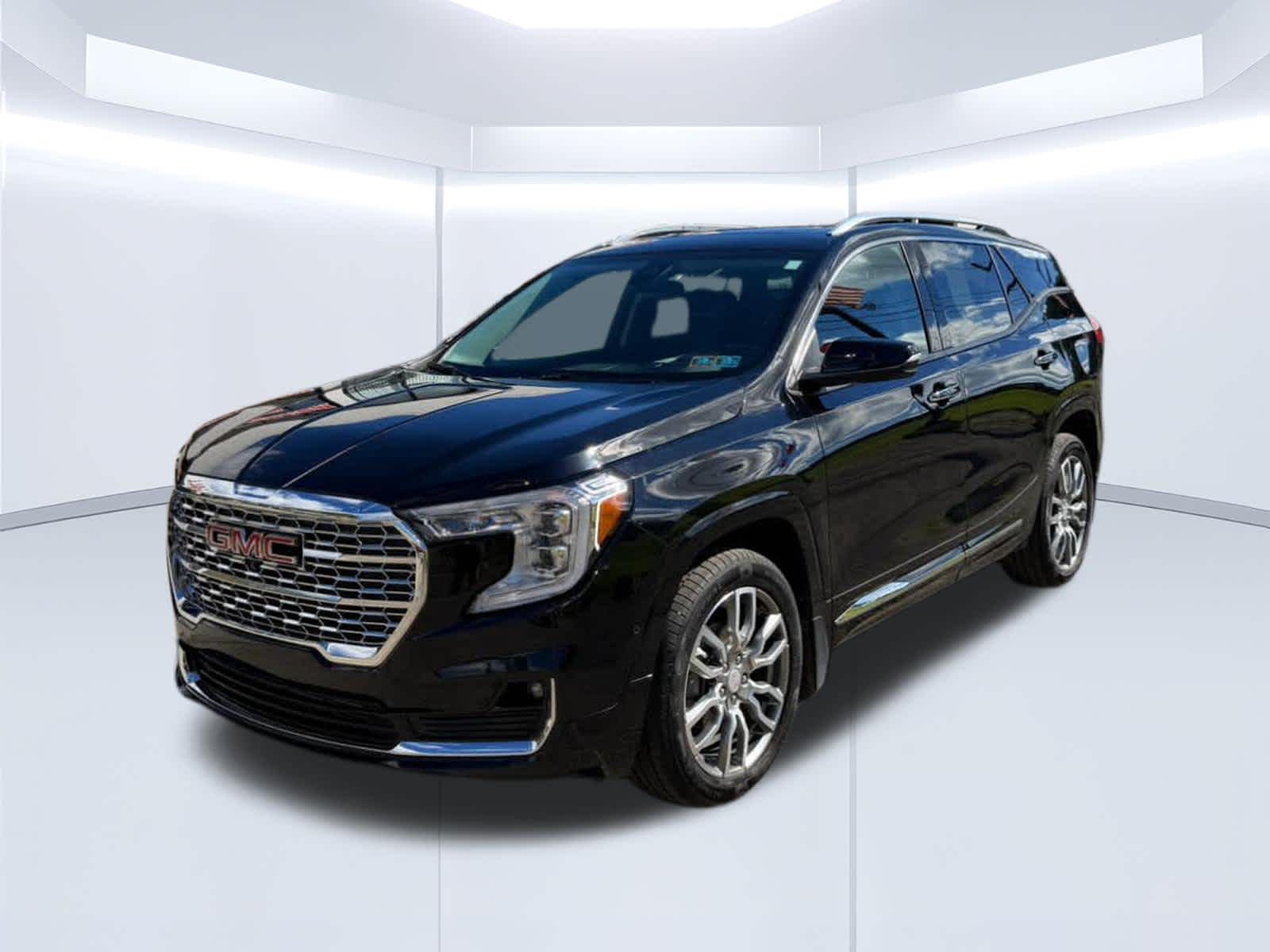 2024 GMC Terrain photo 2 of 22