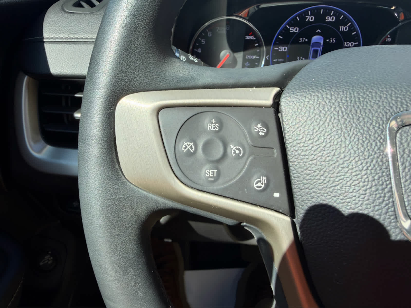2024 GMC Terrain photo 12 of 22