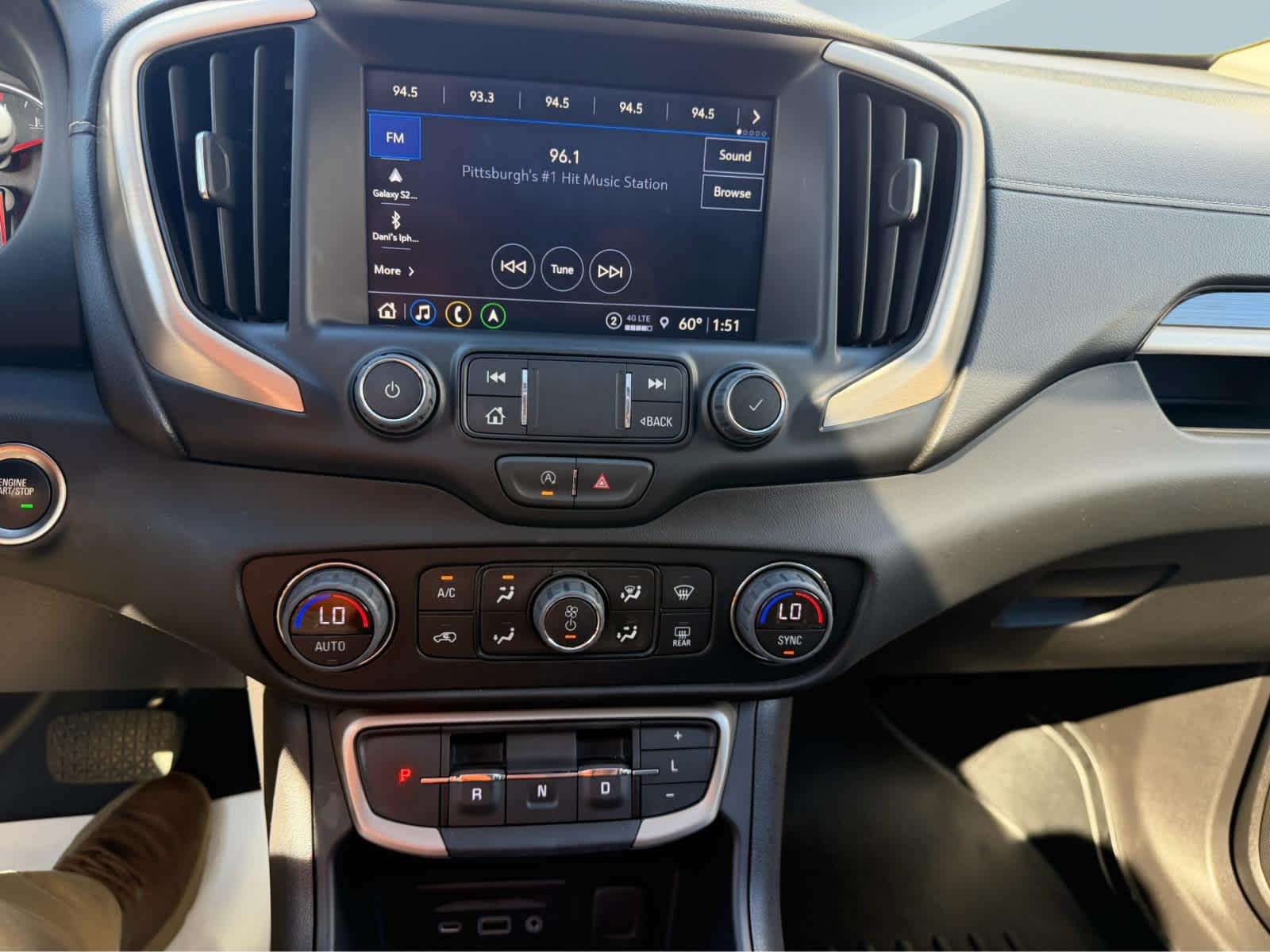 2024 GMC Terrain photo 14 of 22