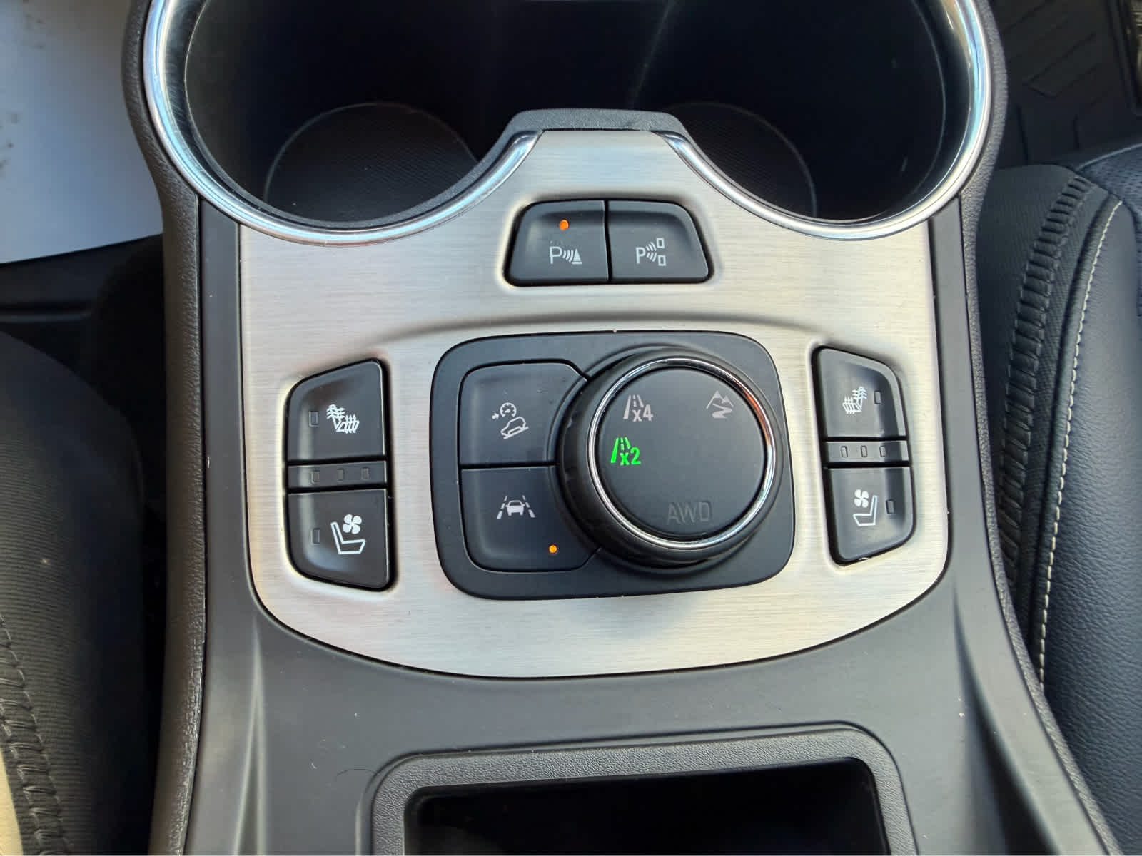2024 GMC Terrain photo 15 of 22