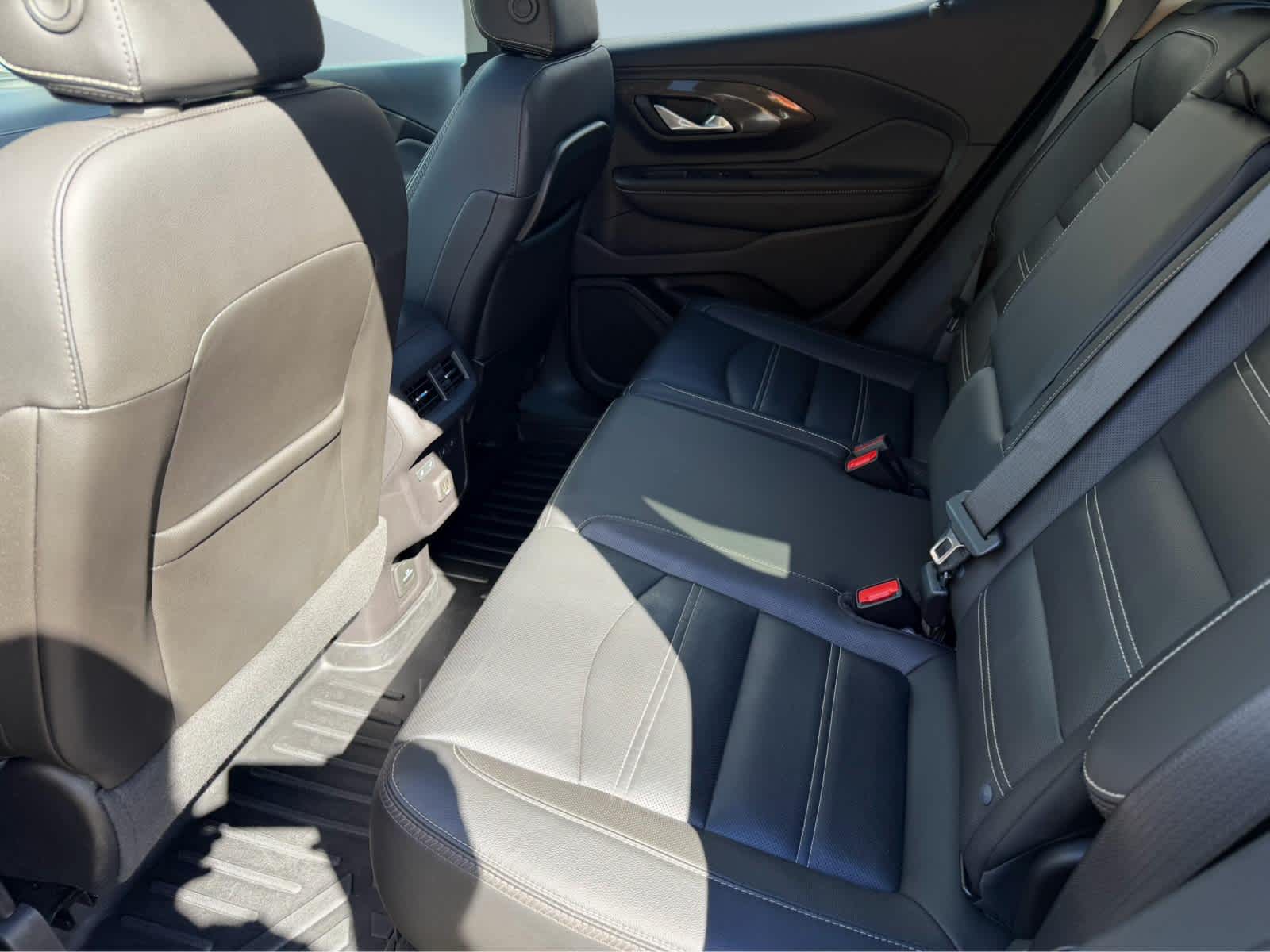 2024 GMC Terrain photo 18 of 22