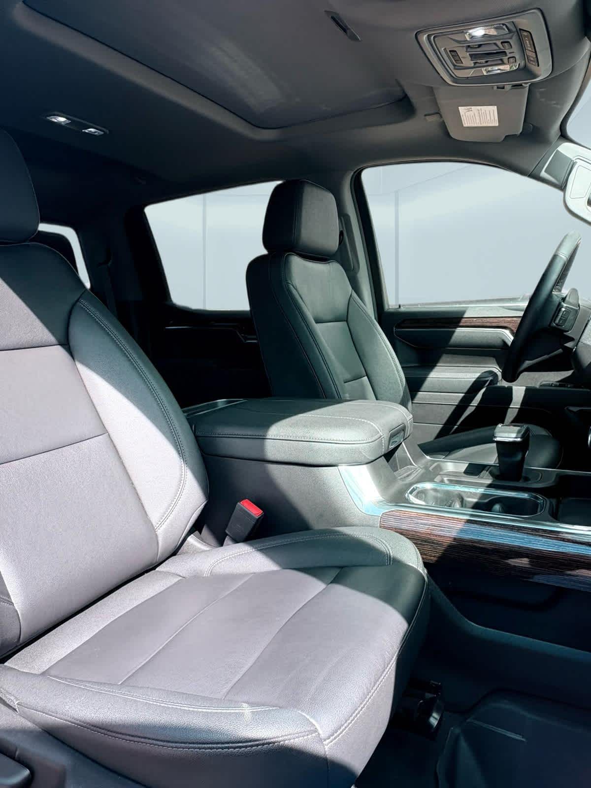 2025 GMC Sierra 1500 photo 9 of 15