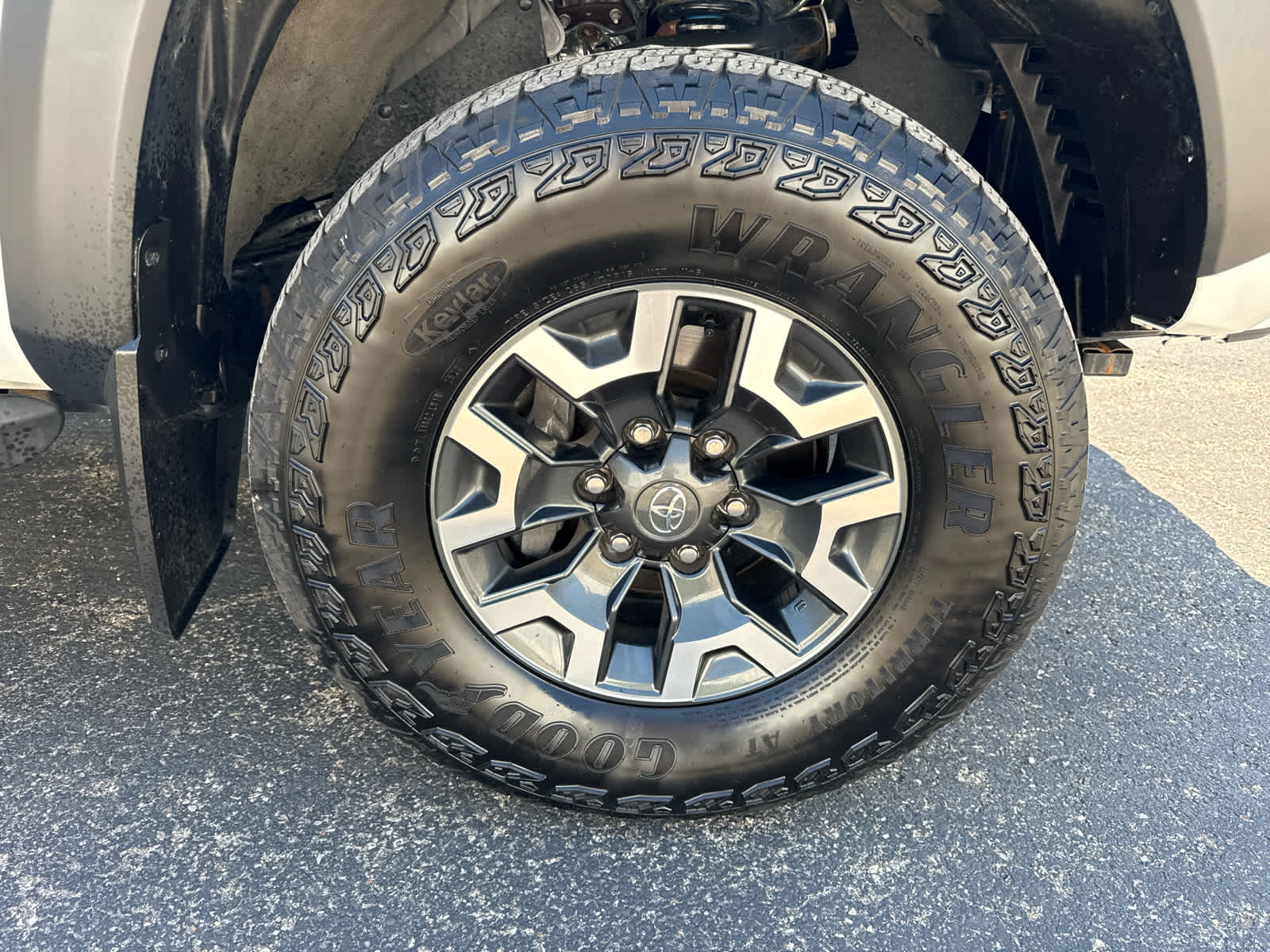 2023 Toyota Tacoma TRD Off Road - 9