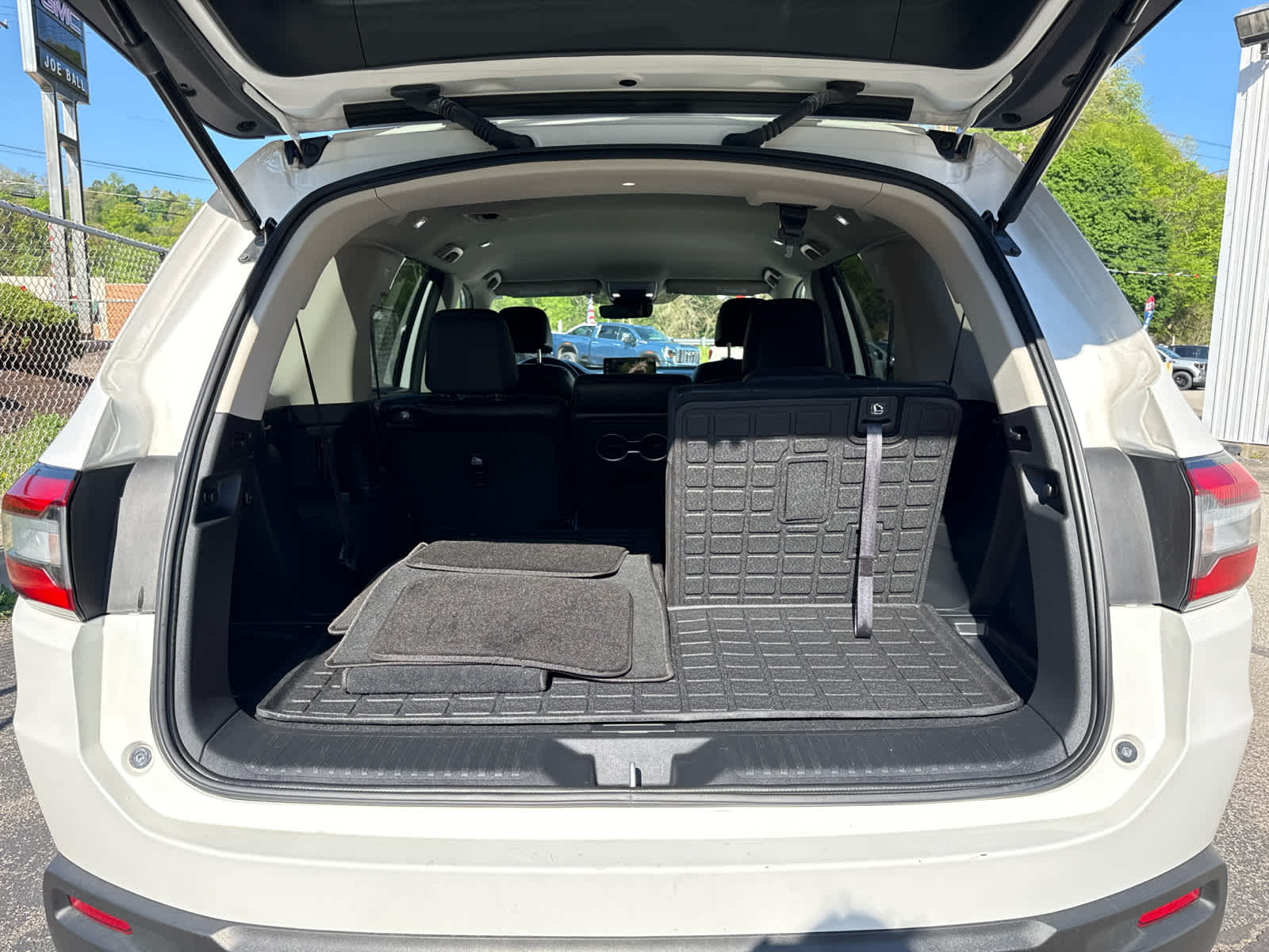 2023 Honda Pilot EX-L 8 Passenger Platinum White Pearl at Altoona Honda